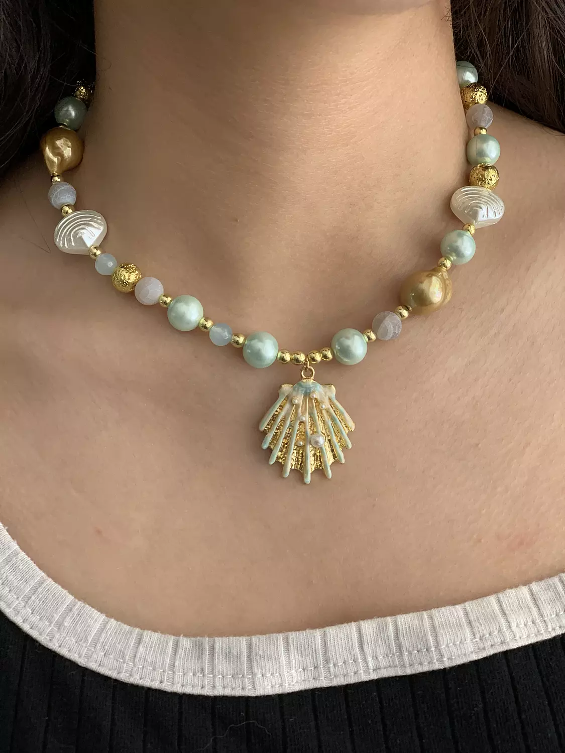 Lorela choker image