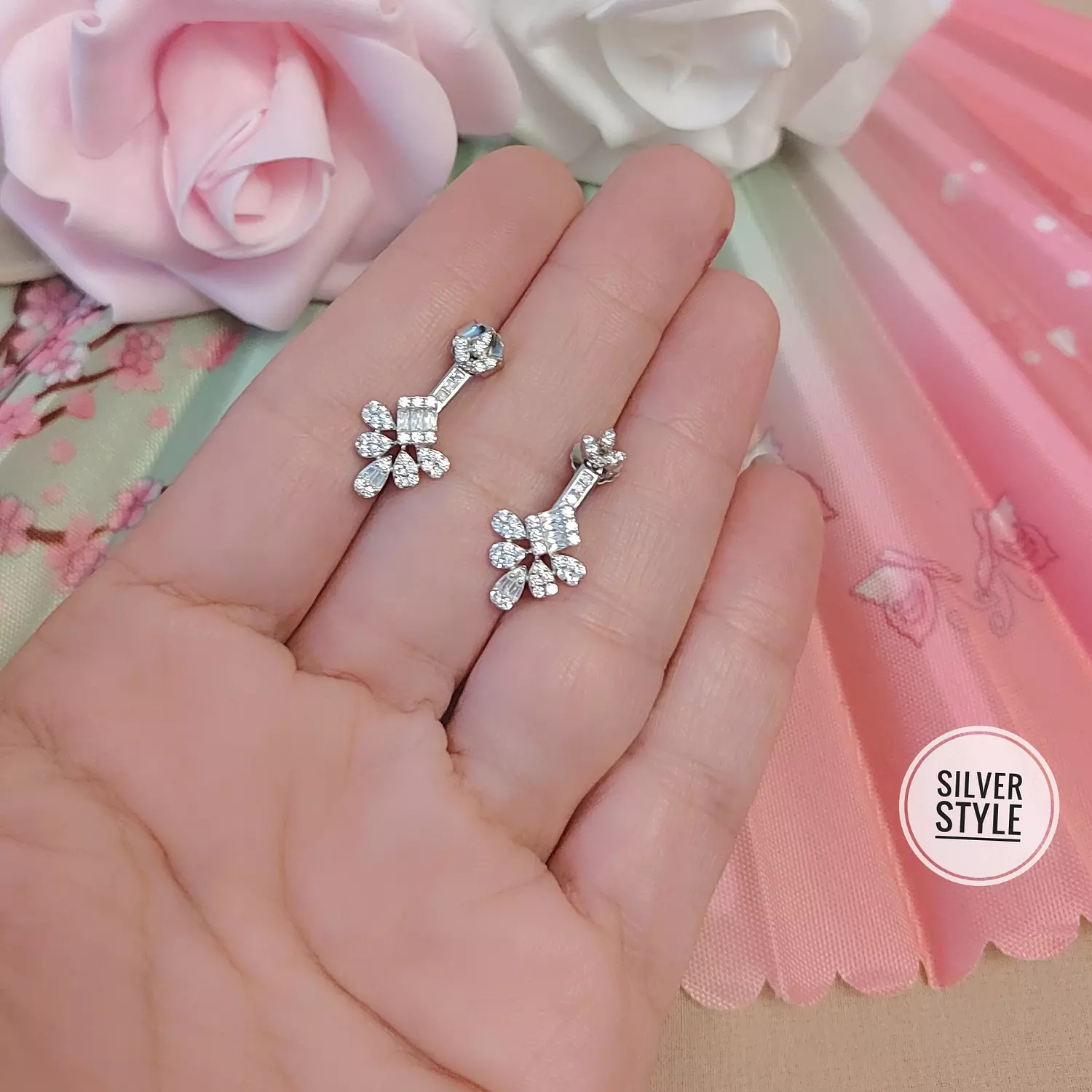 Mesmerizing Zircon Earrings image