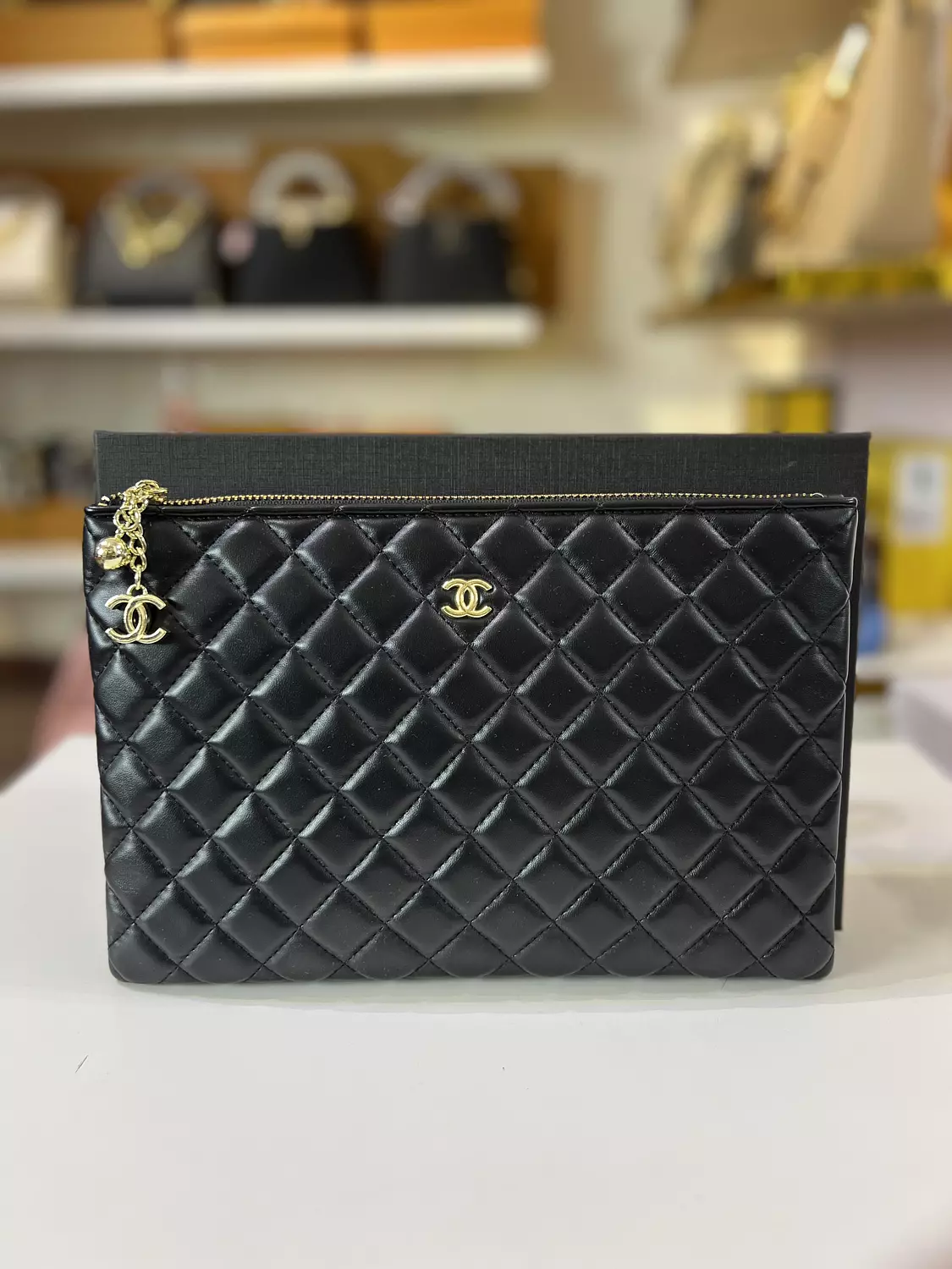 Chanel clutch  image