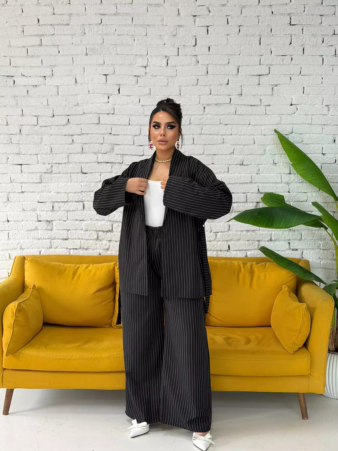 Contour Pinstripe Set In Black 2