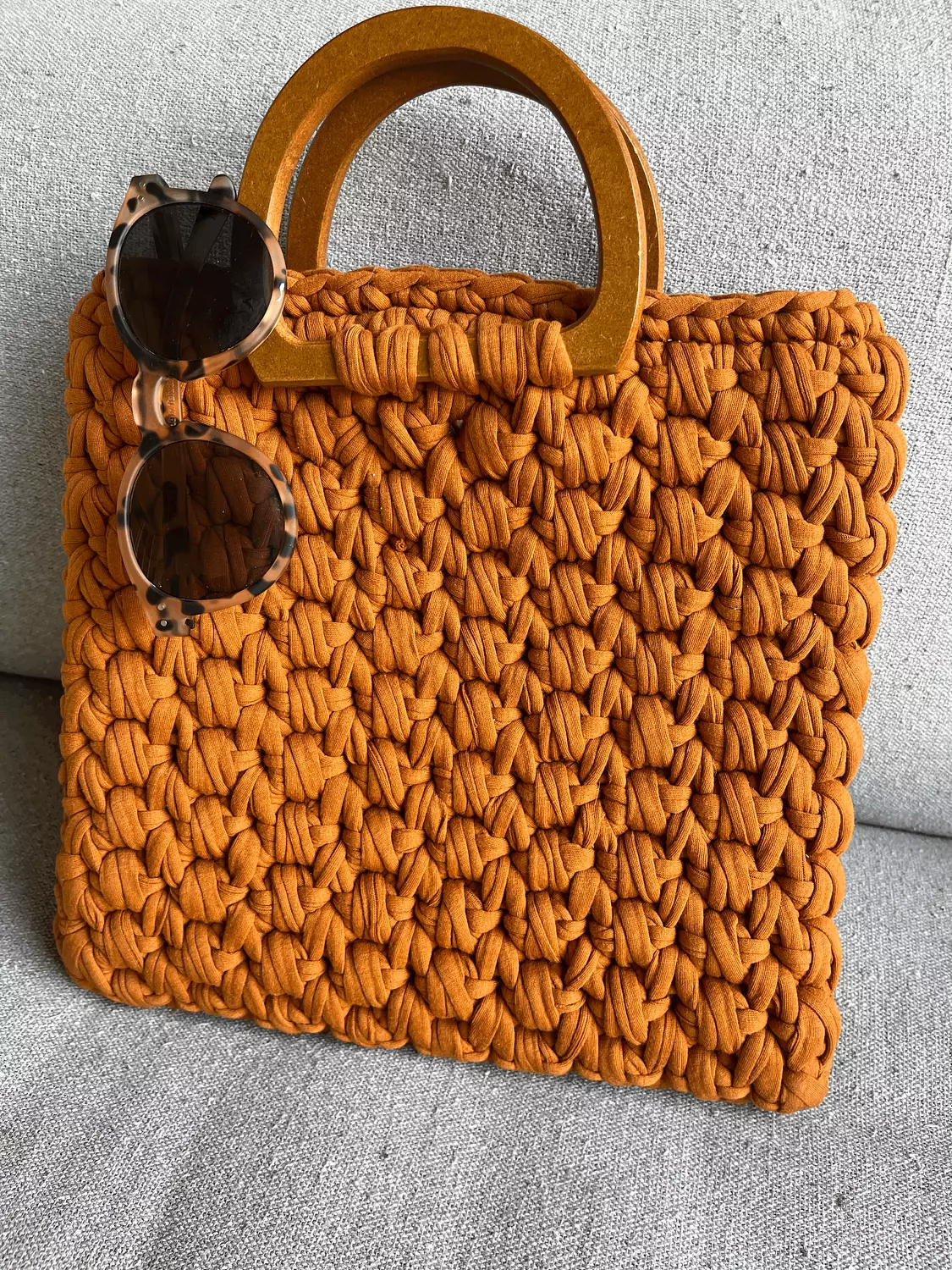 Caramel Hand-Made Crochet Wristbag 2