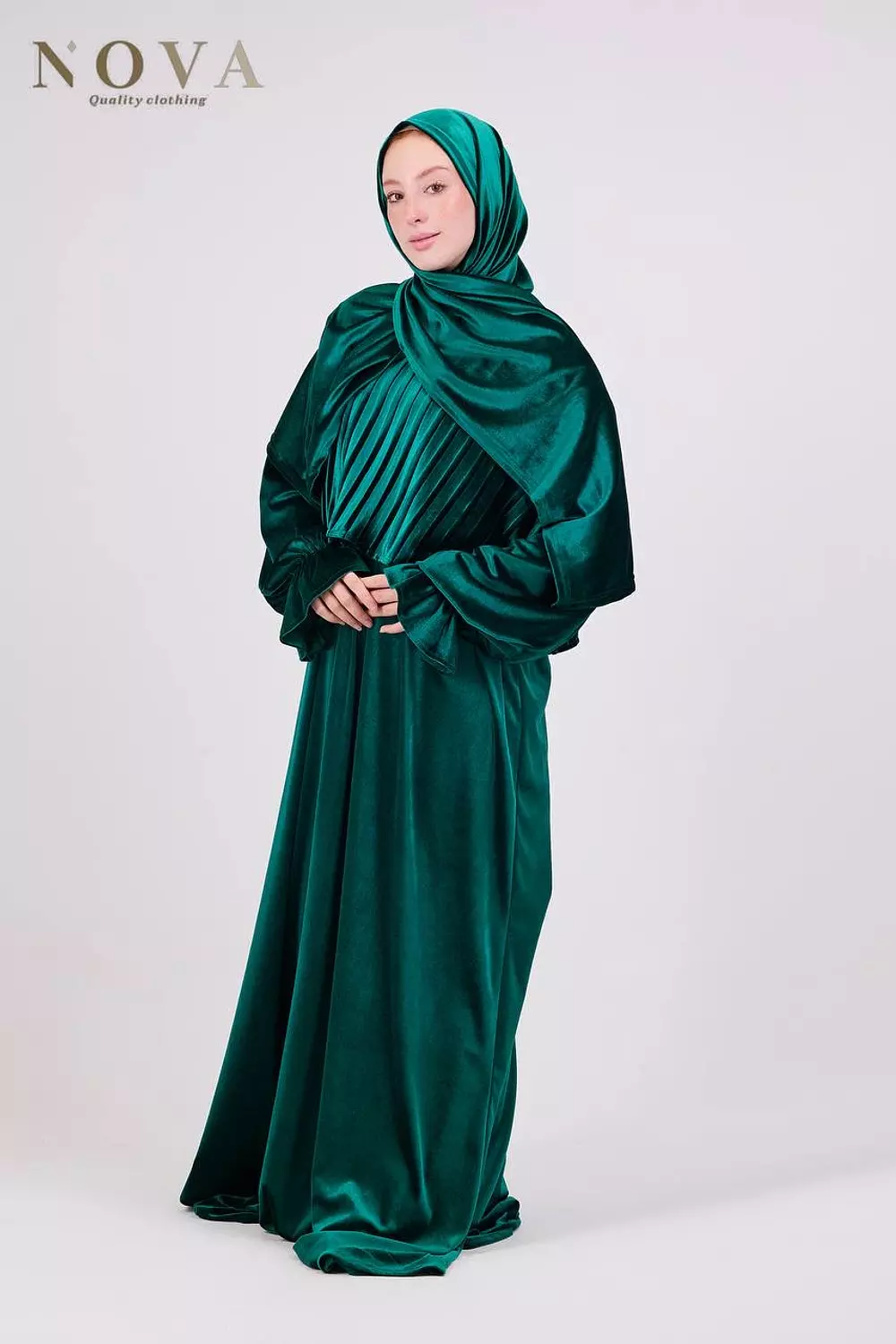 Emerald green Velvet Wave 1