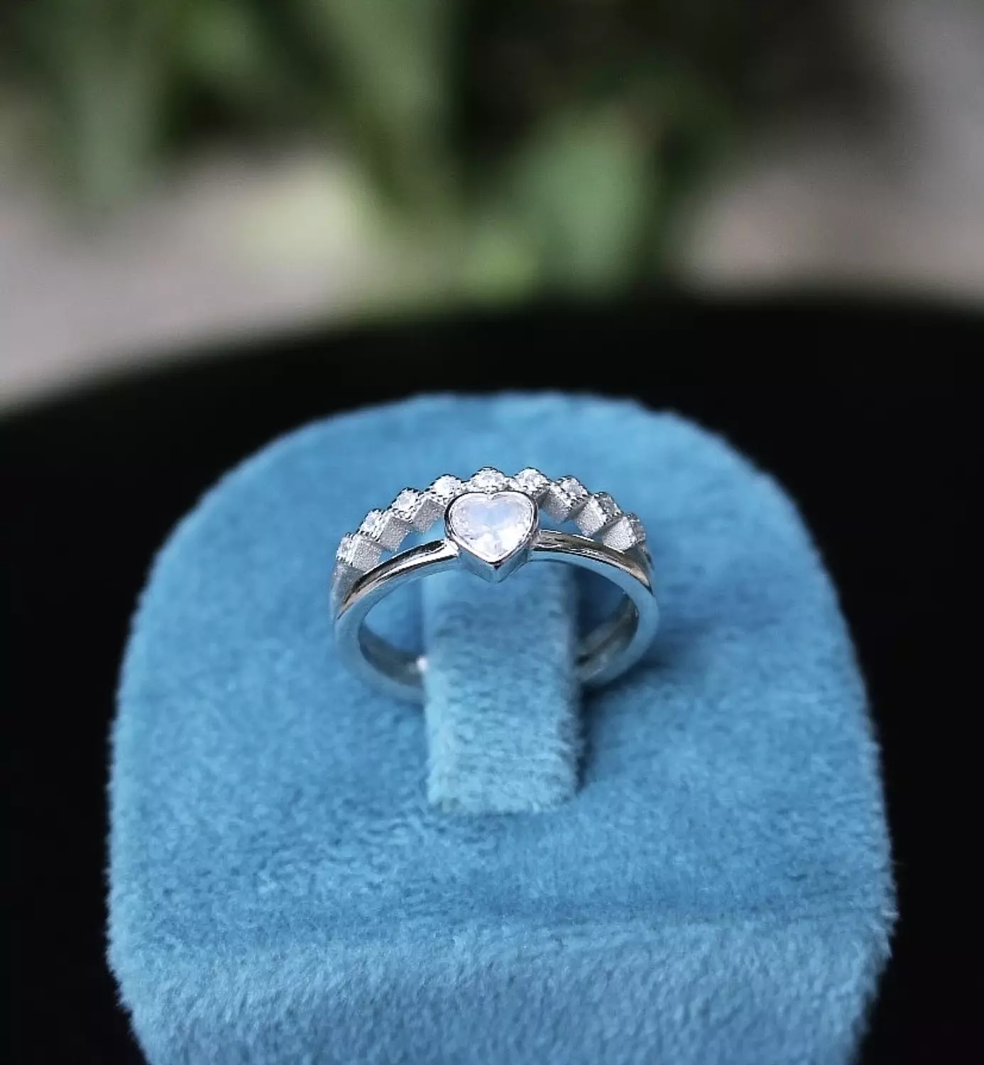 Heart ring image
