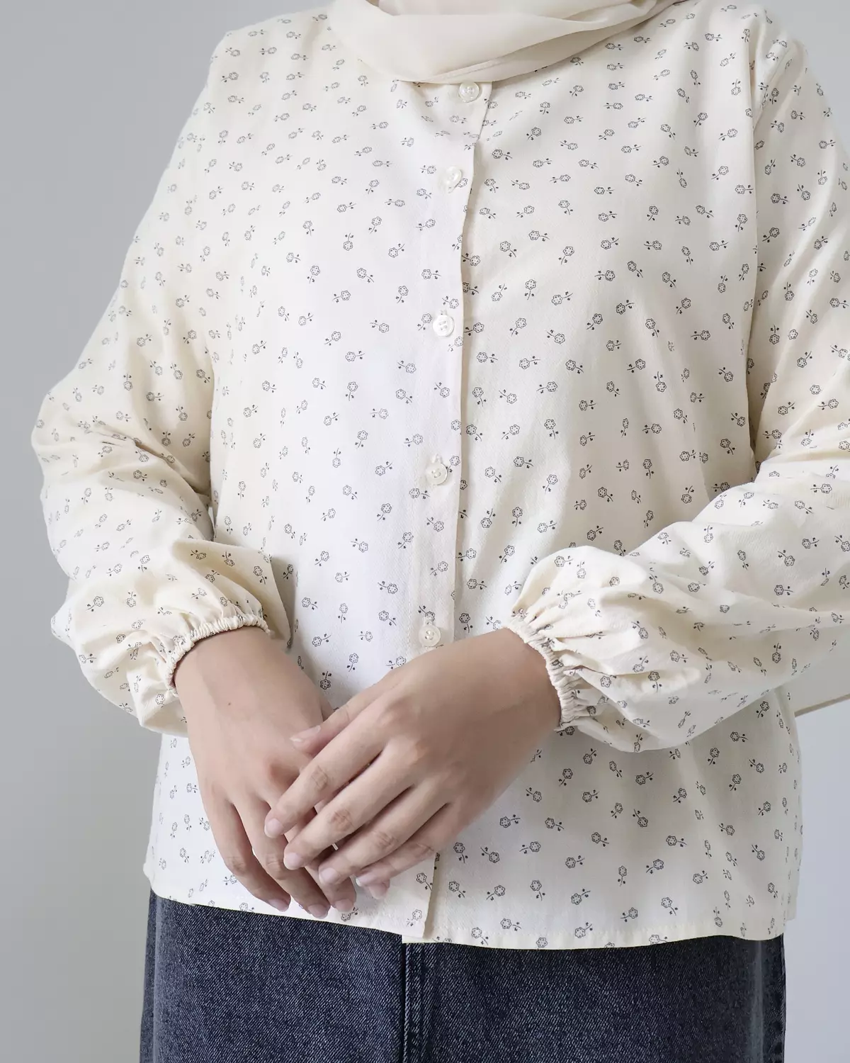 FLORA LINEN BLOUSE image