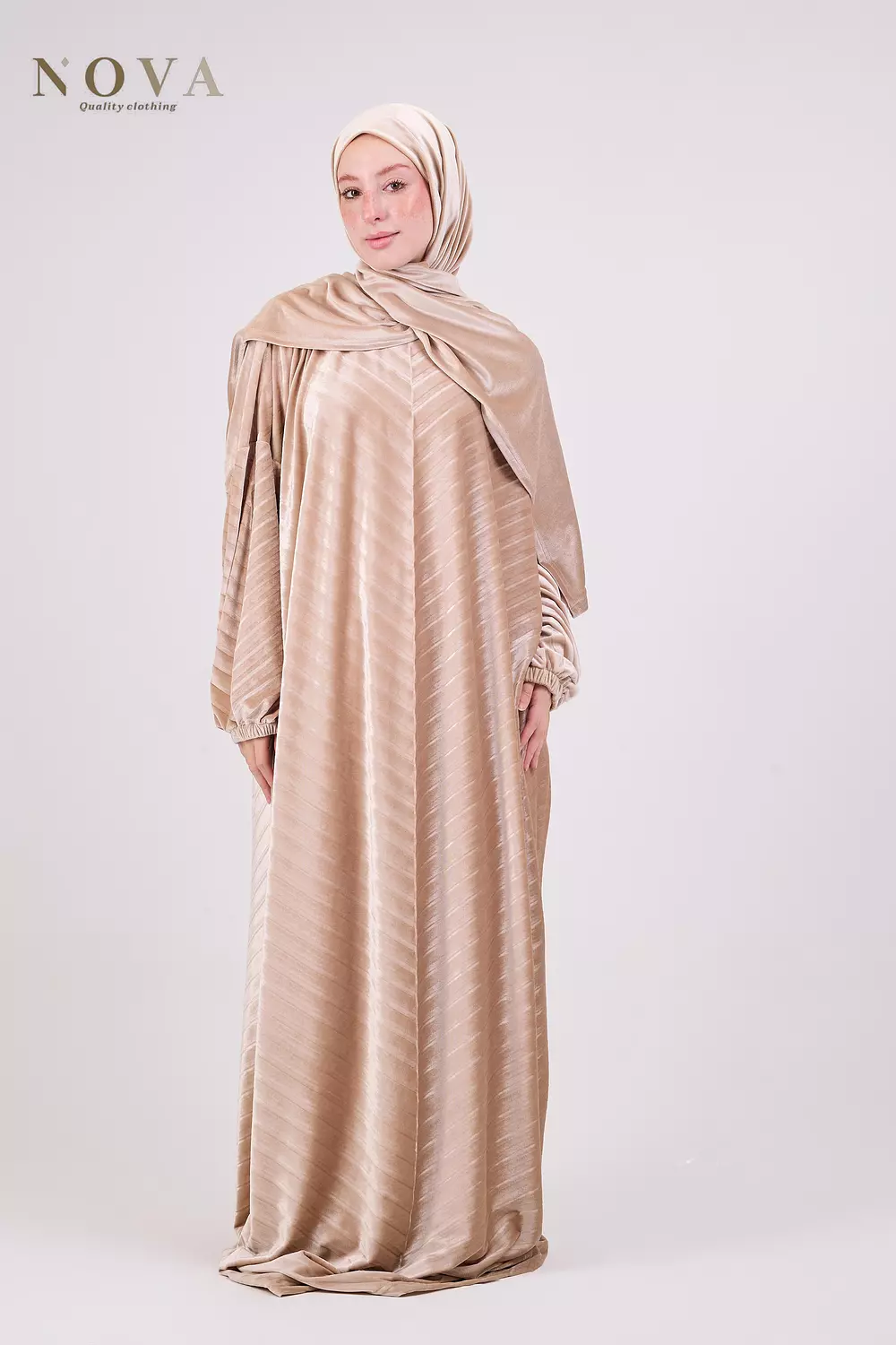 Champagne pleated velvet  image