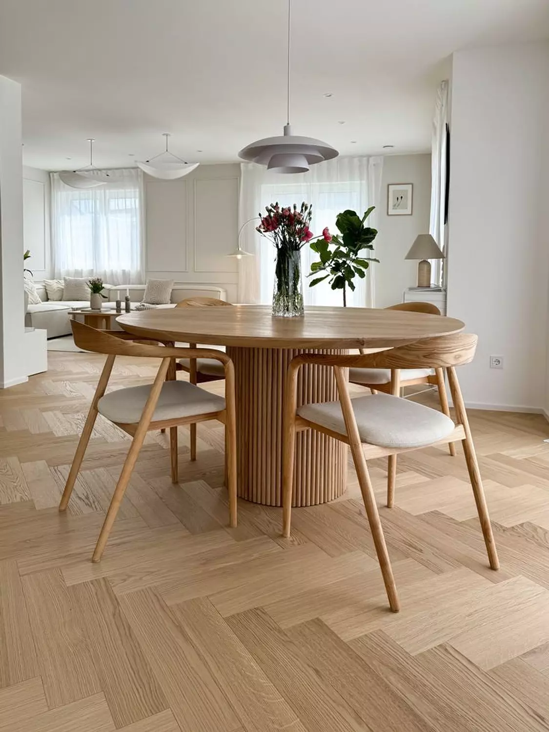 Rasta table with 4 chair image