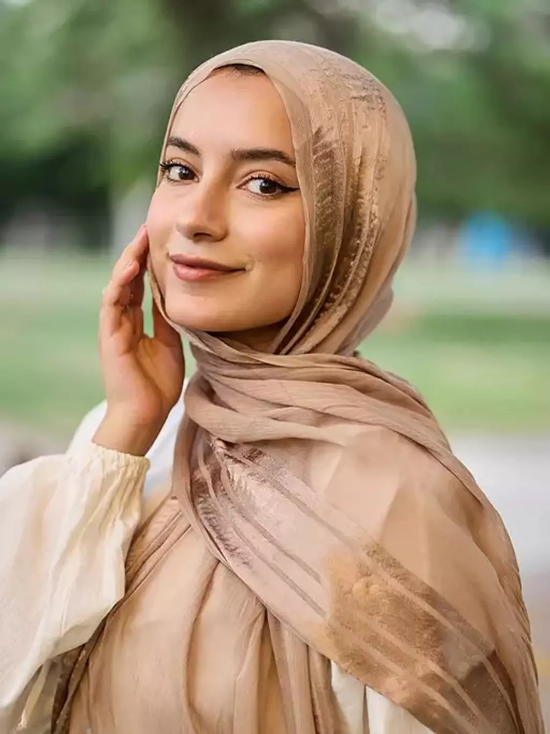 <p><strong><span style="color: rgb(29, 26, 32)">Linen Scarves</span></strong></p>