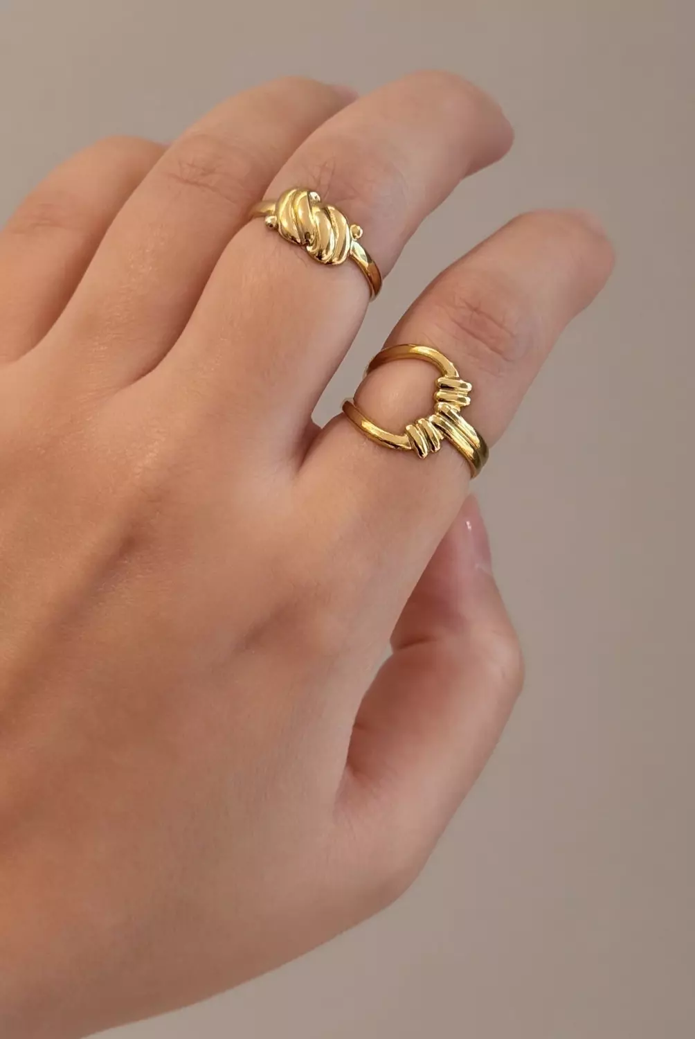 Linked knot Rings image