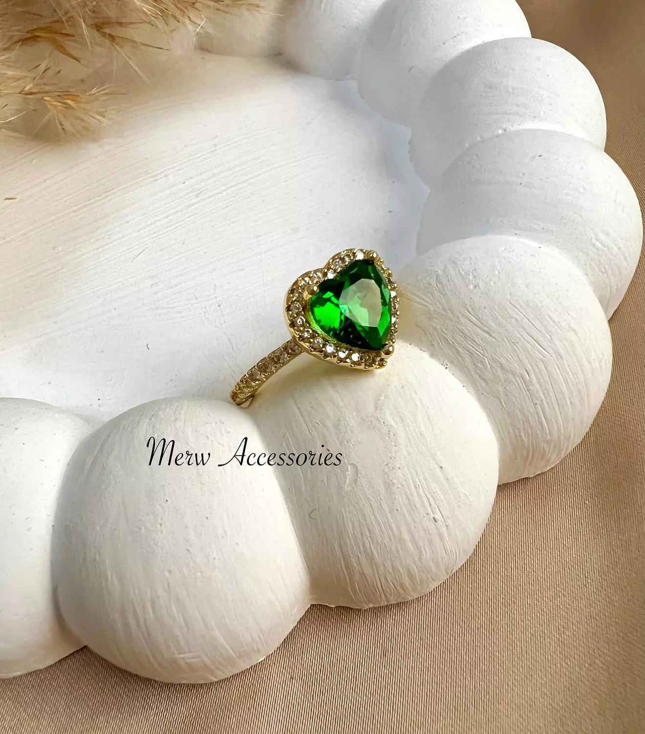 Green heart ring  image