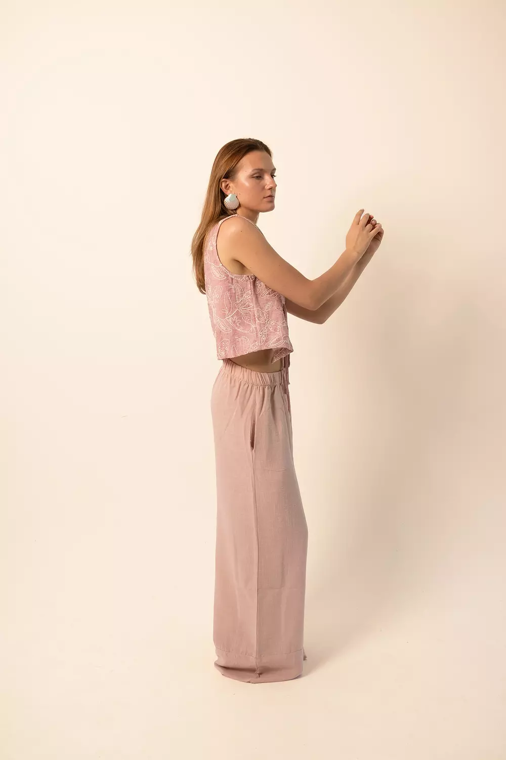 <p style="text-align: start"><strong>Wide-Leg Pants - Cashmere</strong></p>