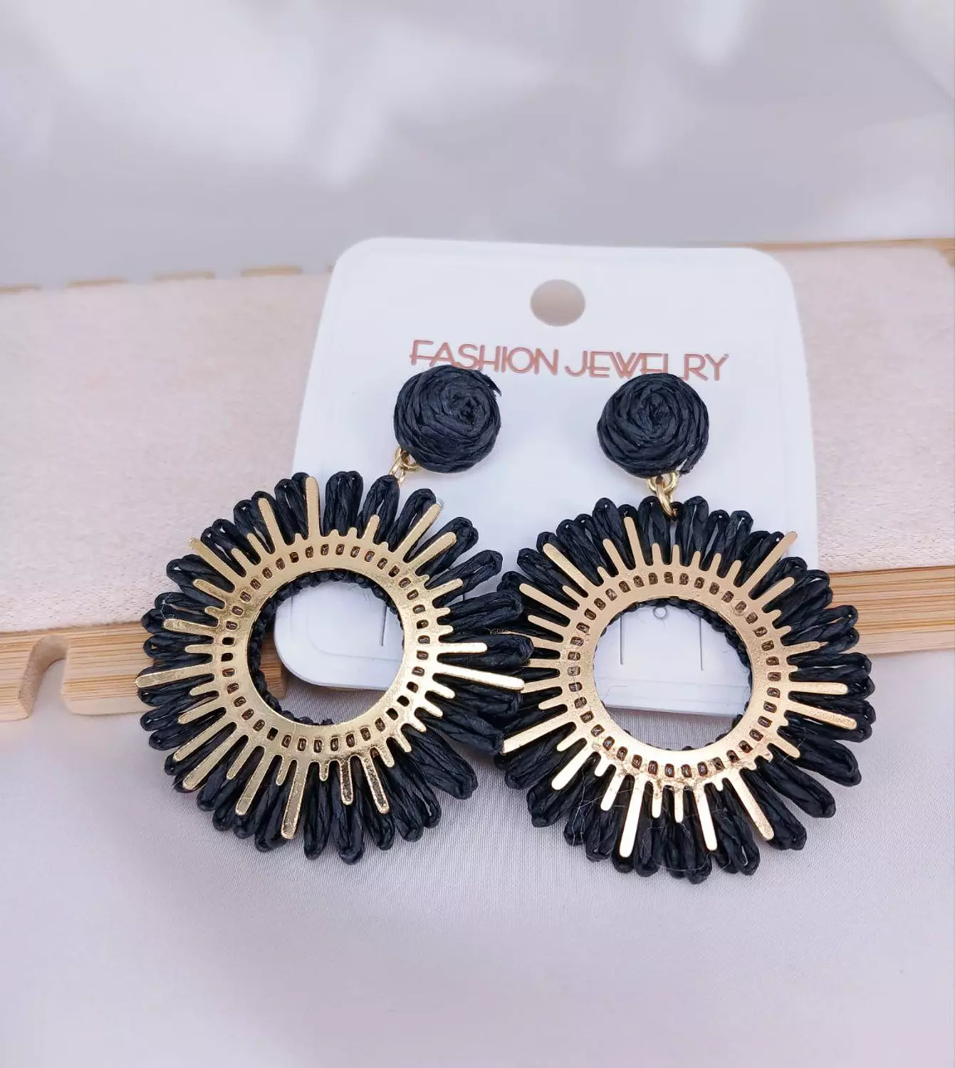 Palm Earring - Circle image