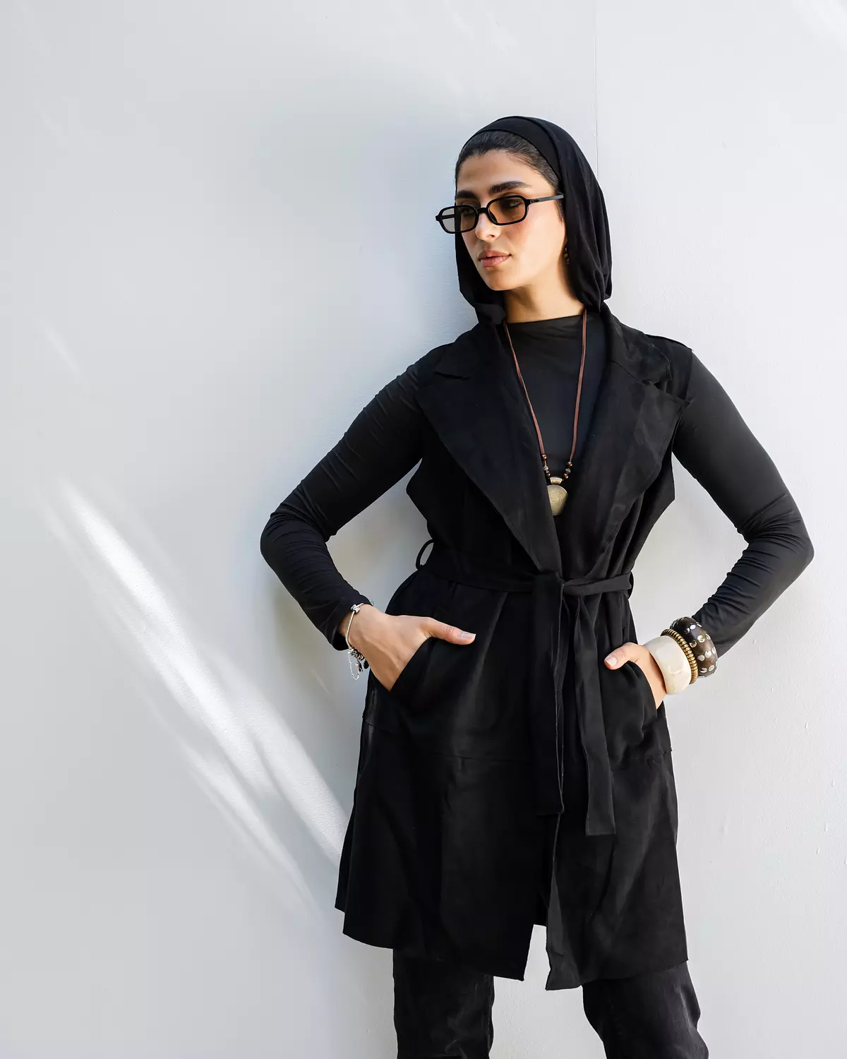 <p style="text-align: center">Shamois Vest in Black</p>