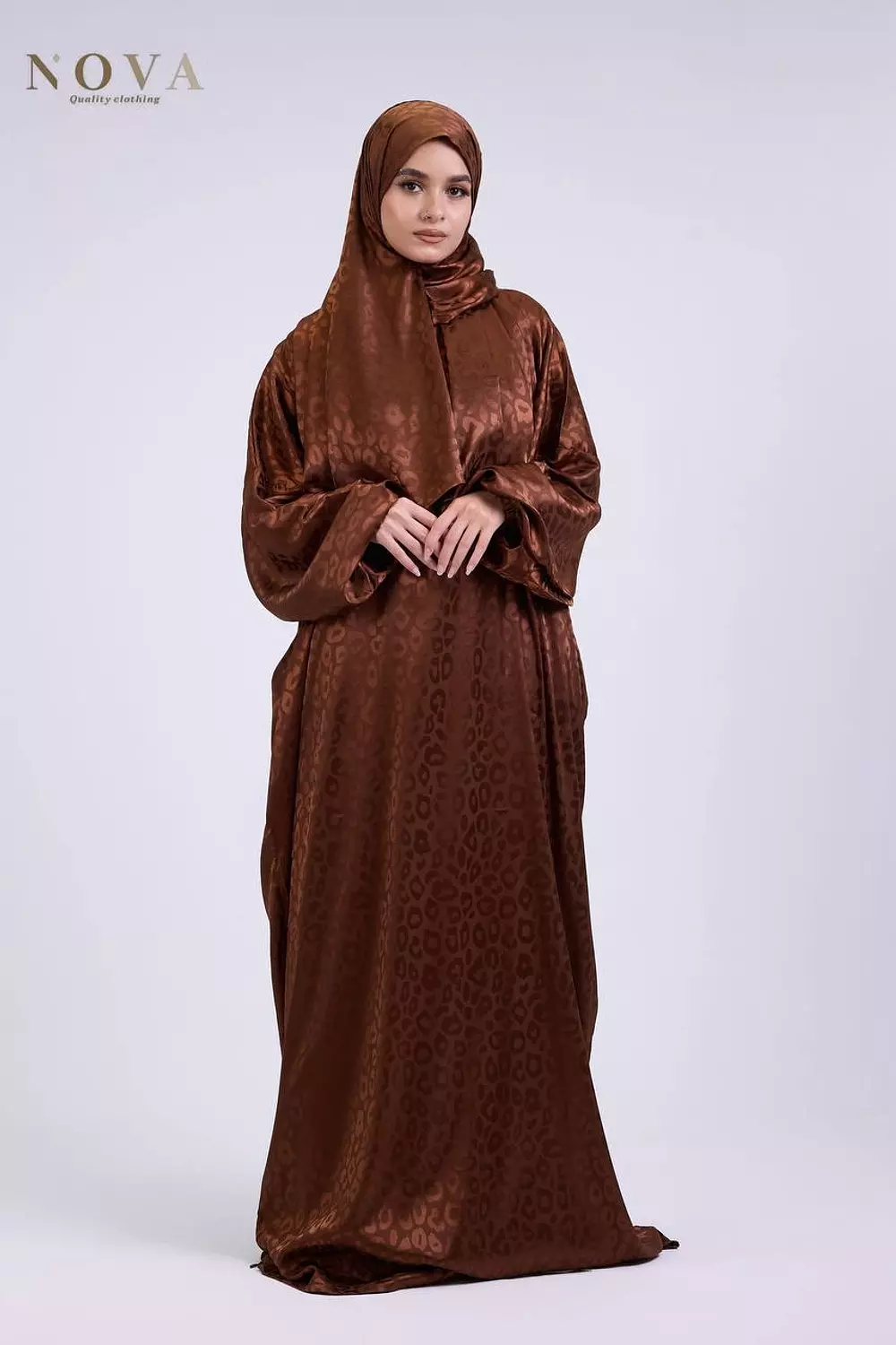 Dark brown Jacquard image