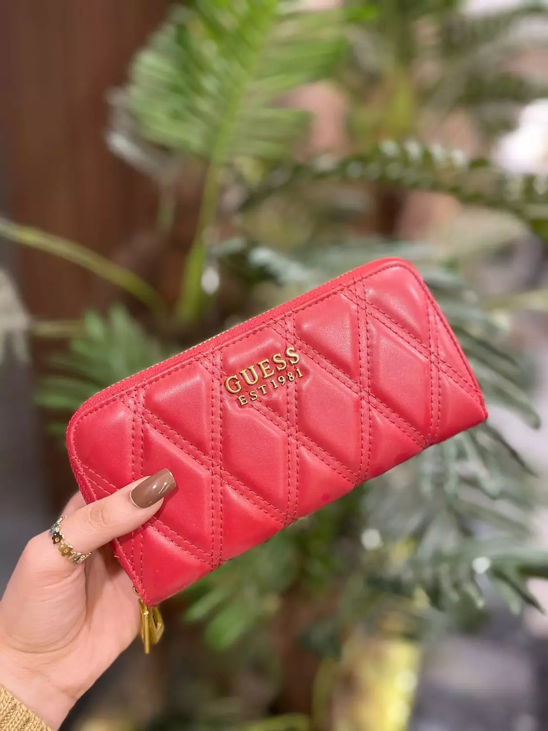 Guess Wallet W04 hover image