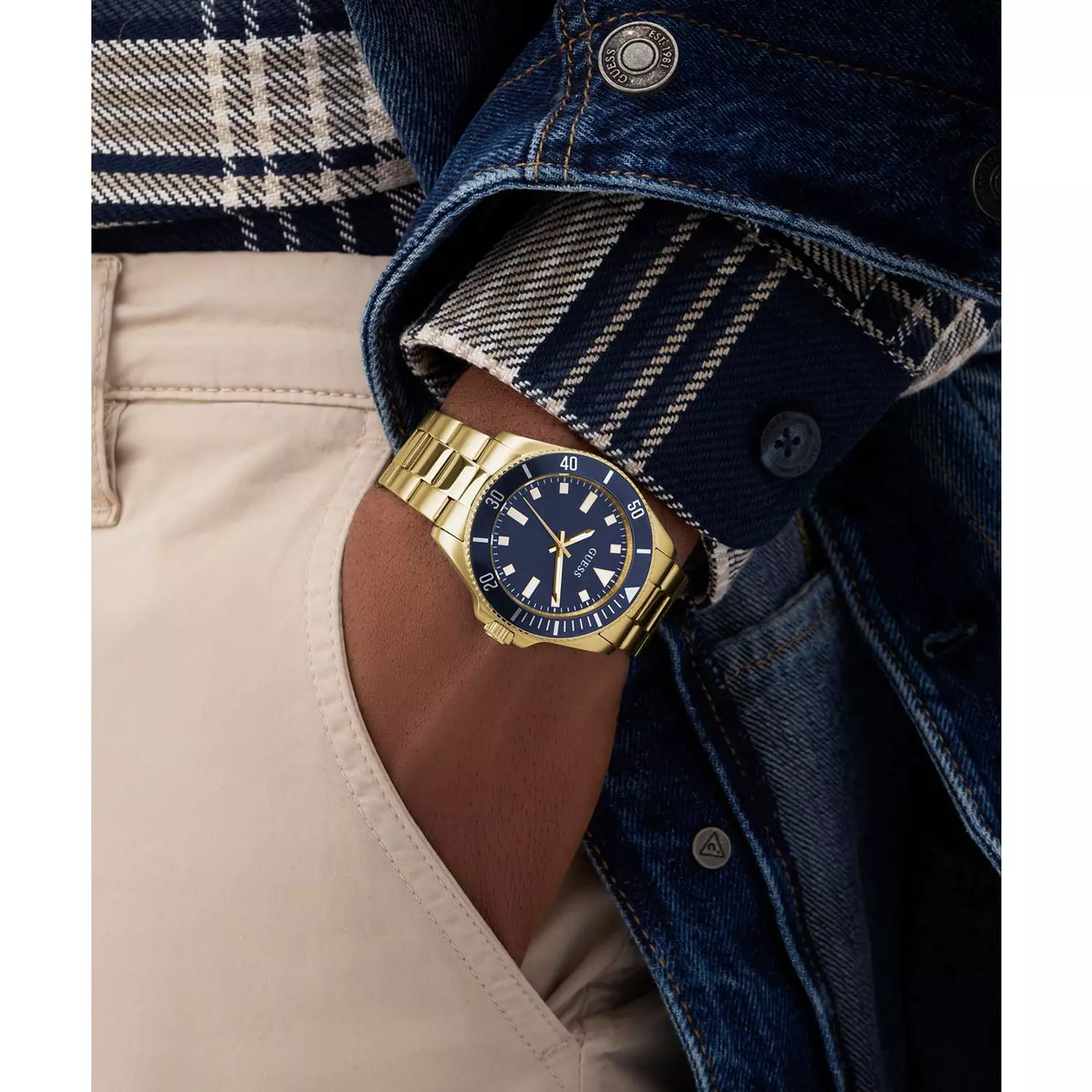 GUESS CLIFF Mens Gold Tone Analog Watch Gold Tone Stainless Steel Brushed/Polished Bracelet 6