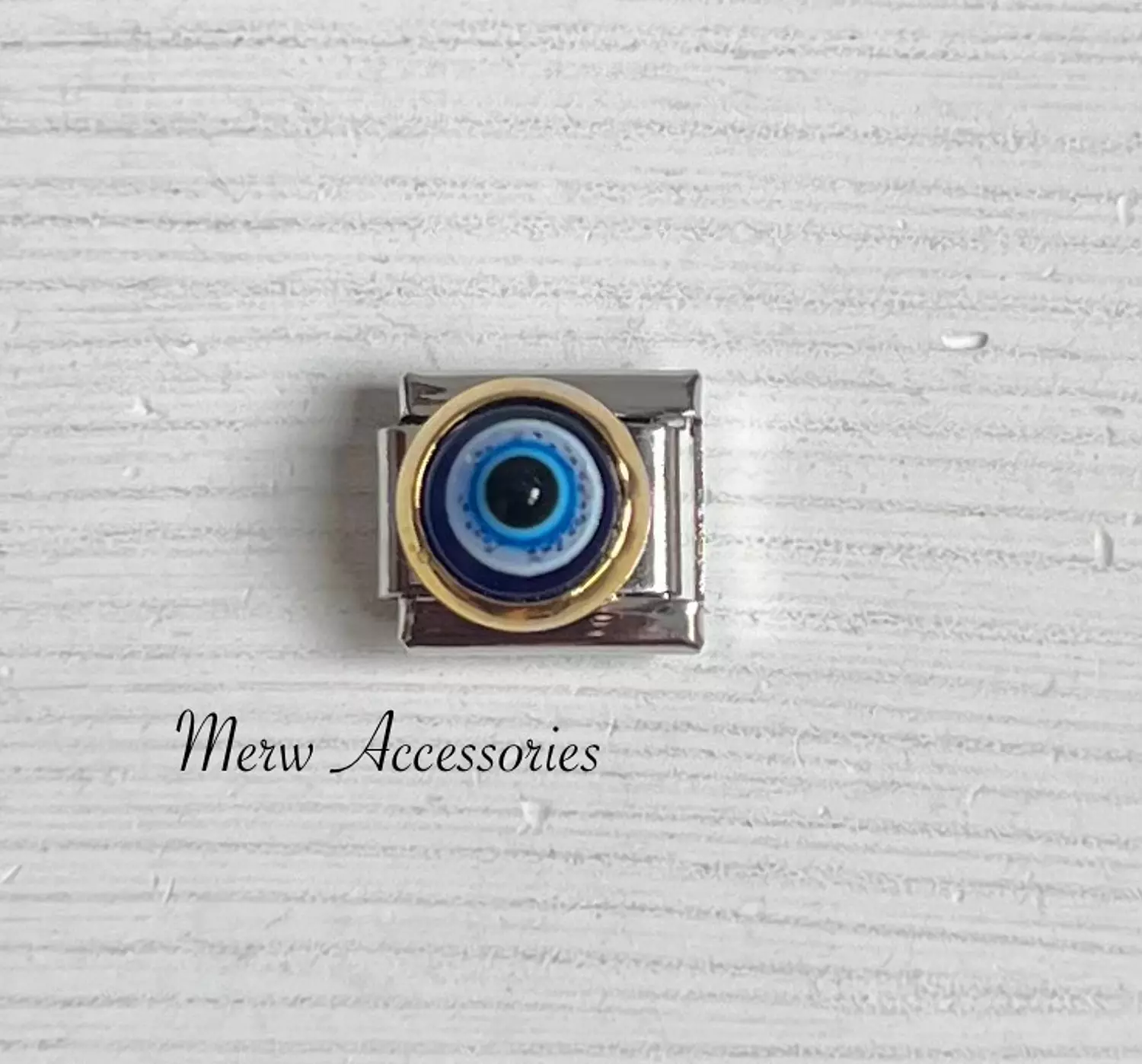Pump eye charm  image