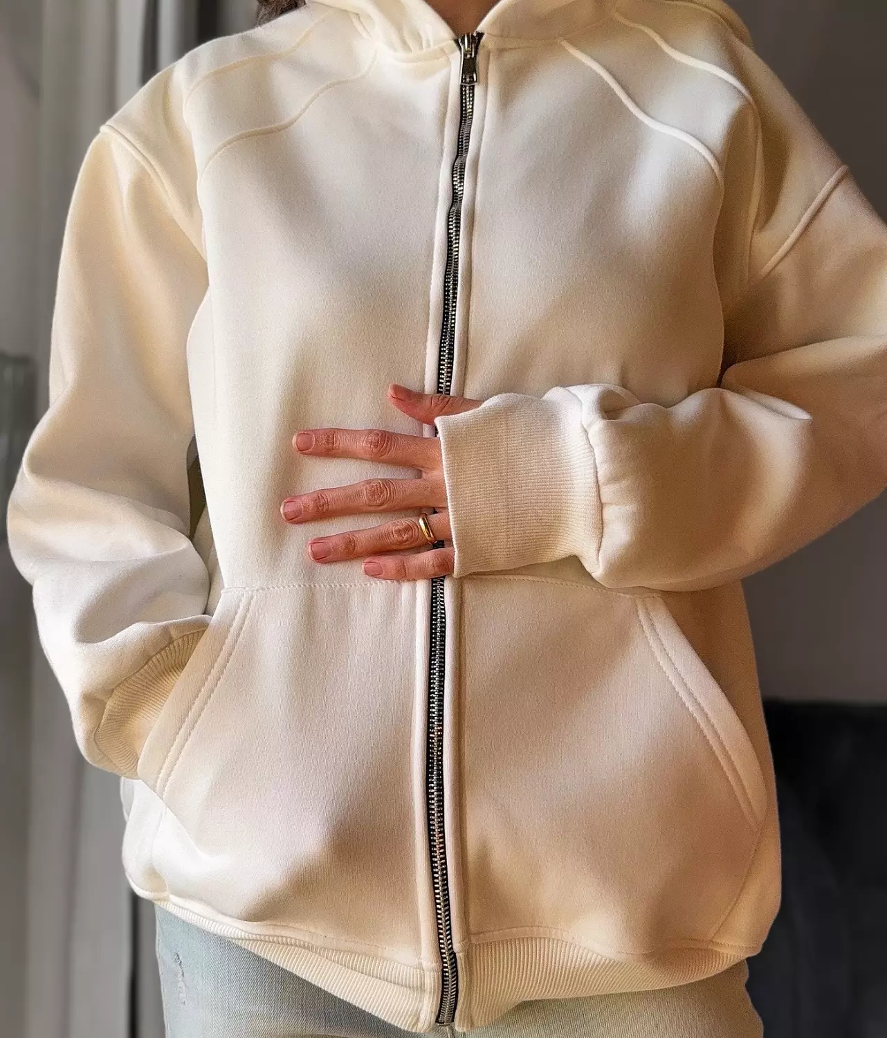 White peak zipped hoodie image