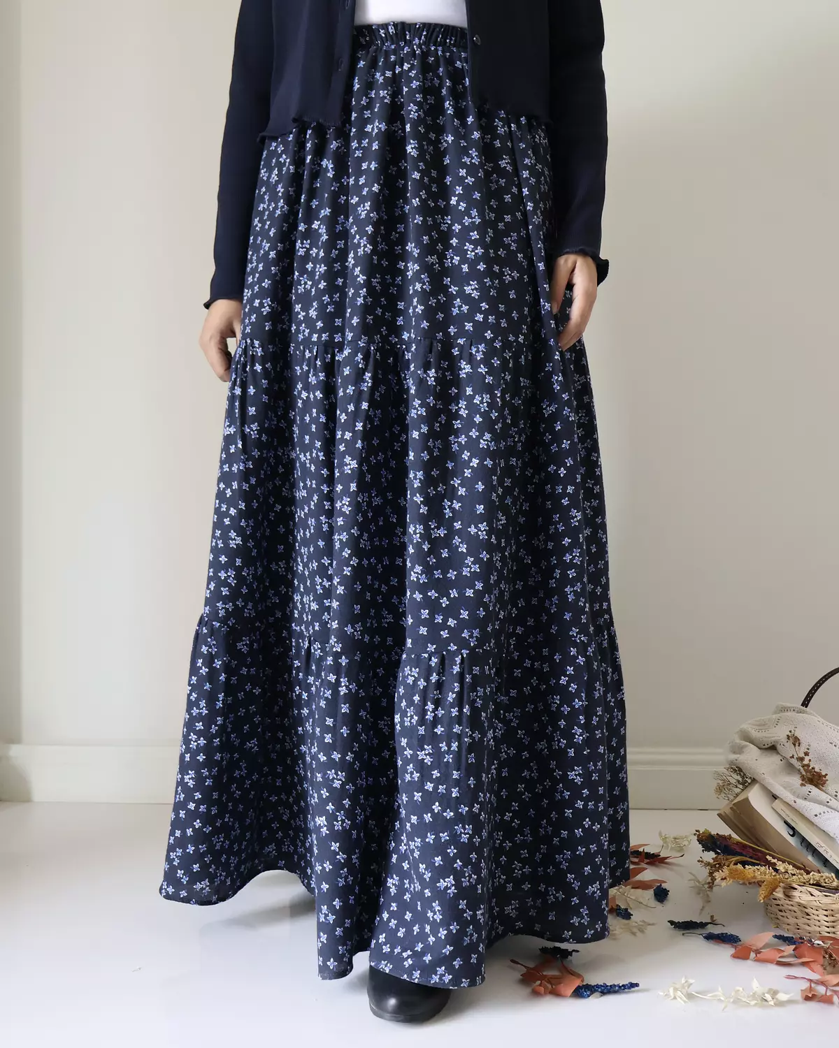 Dark Blue Flora Levoil Linen Skirt 5