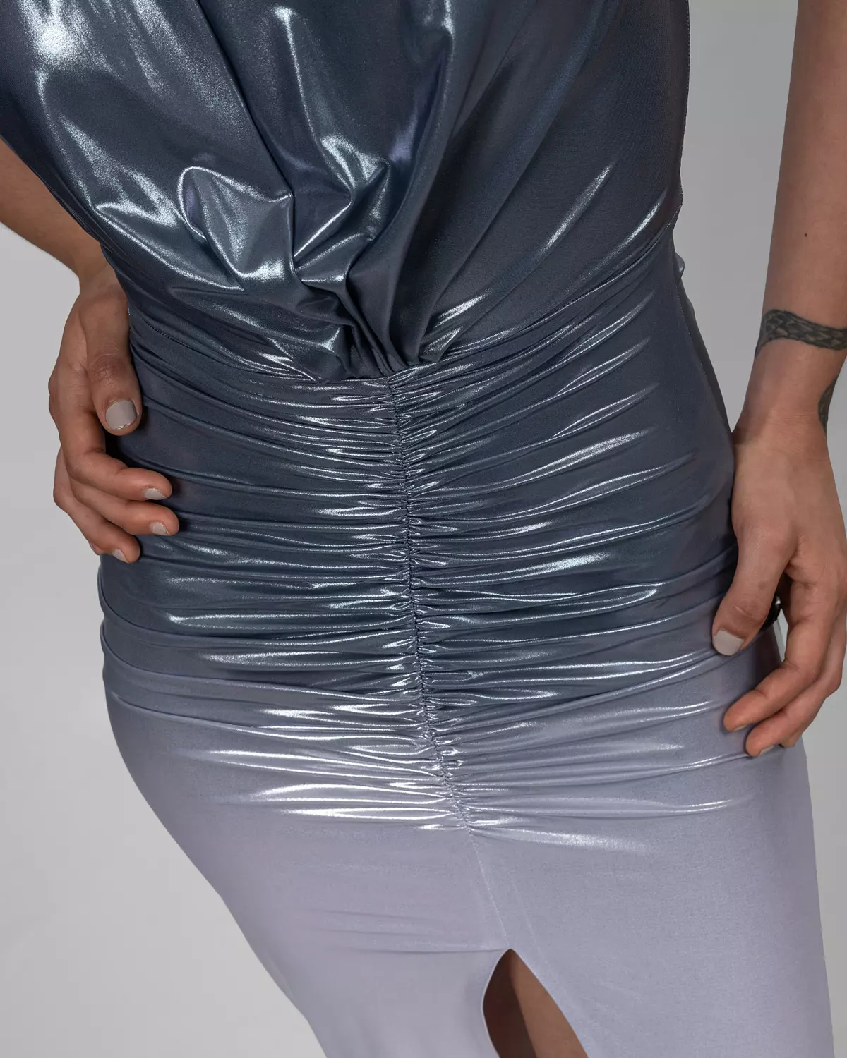 Metallic lycra degradé midi dress  3