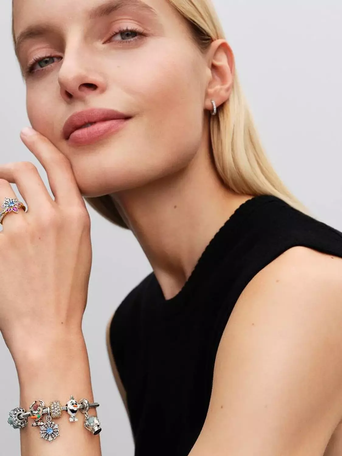 Disney Frozen Sven Charm 2