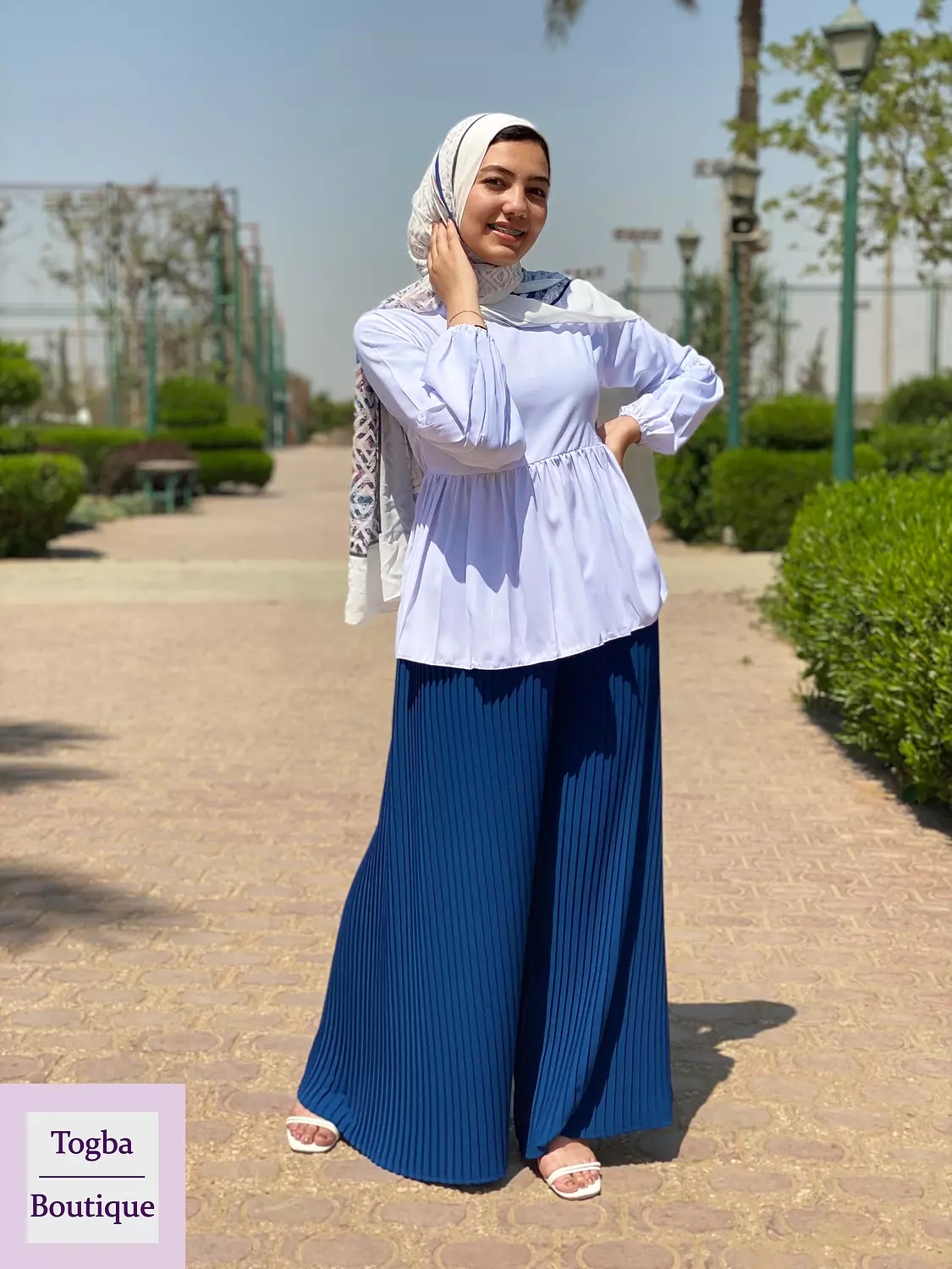 Pleated pants  10