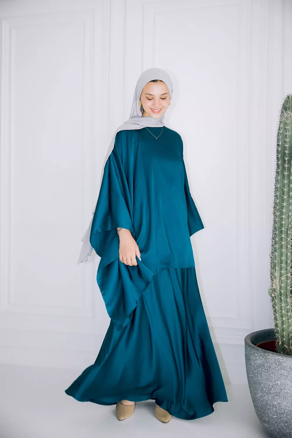 Jaila Satin Set in Turquoise 3