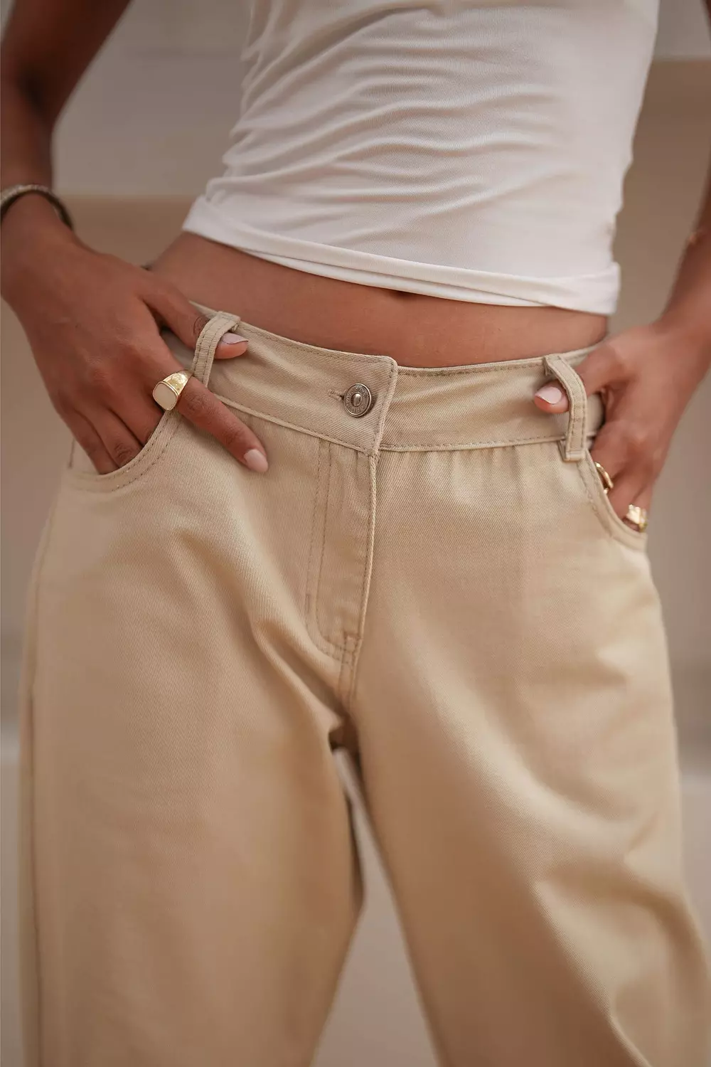 Airy Mid-Rise Barrel Jeans Beige 6