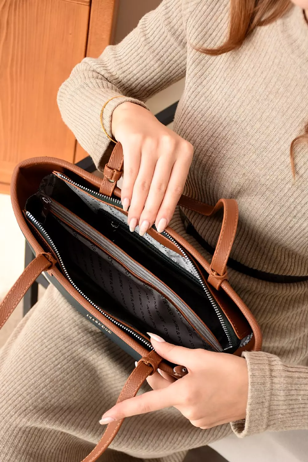 Royal Green Compact luxe shoulder bag  2