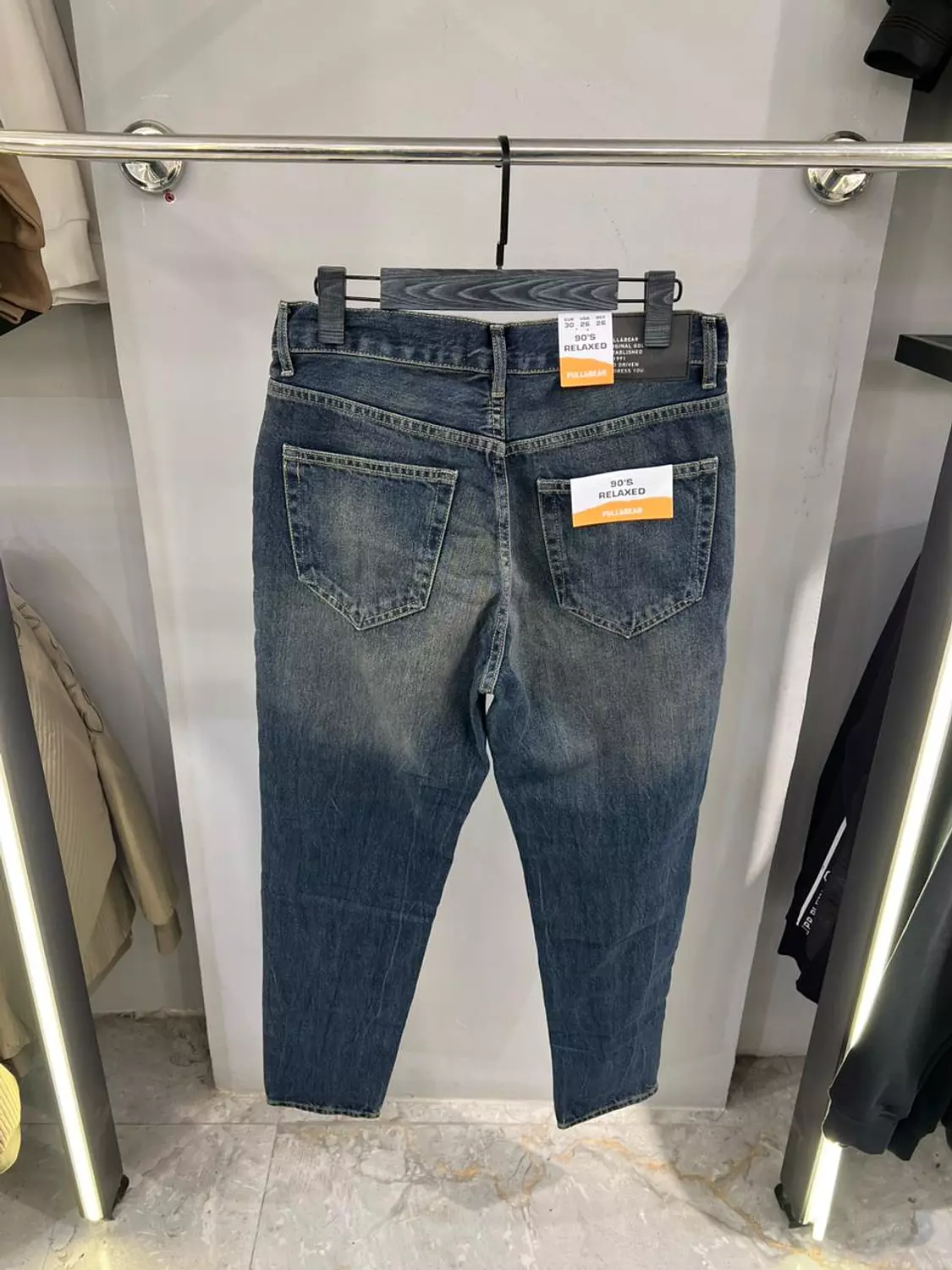 PULL & BEAR RELAXED FIT JEANS 1
