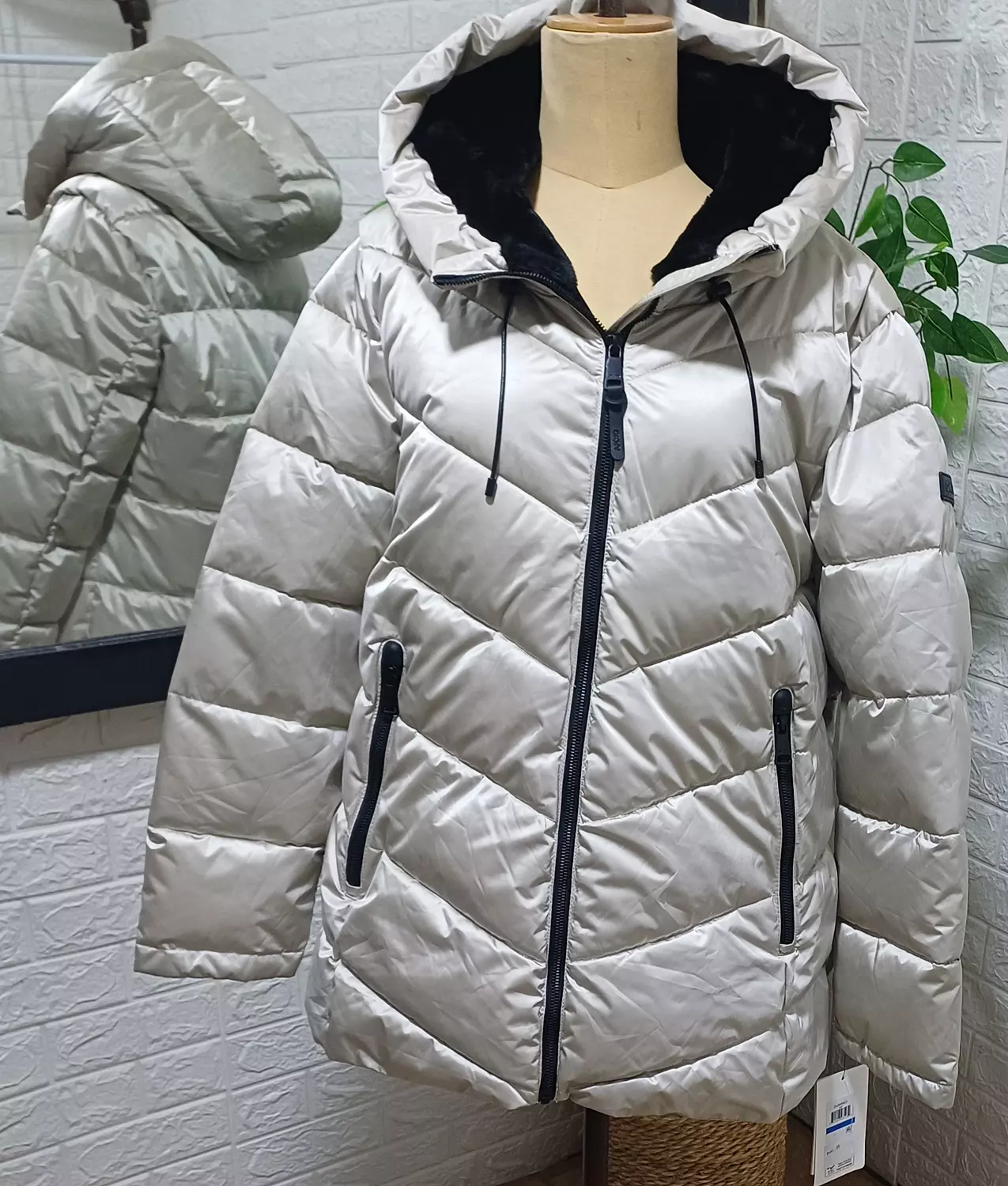  Puffer Jacket Dkny  shiny/metallic  image