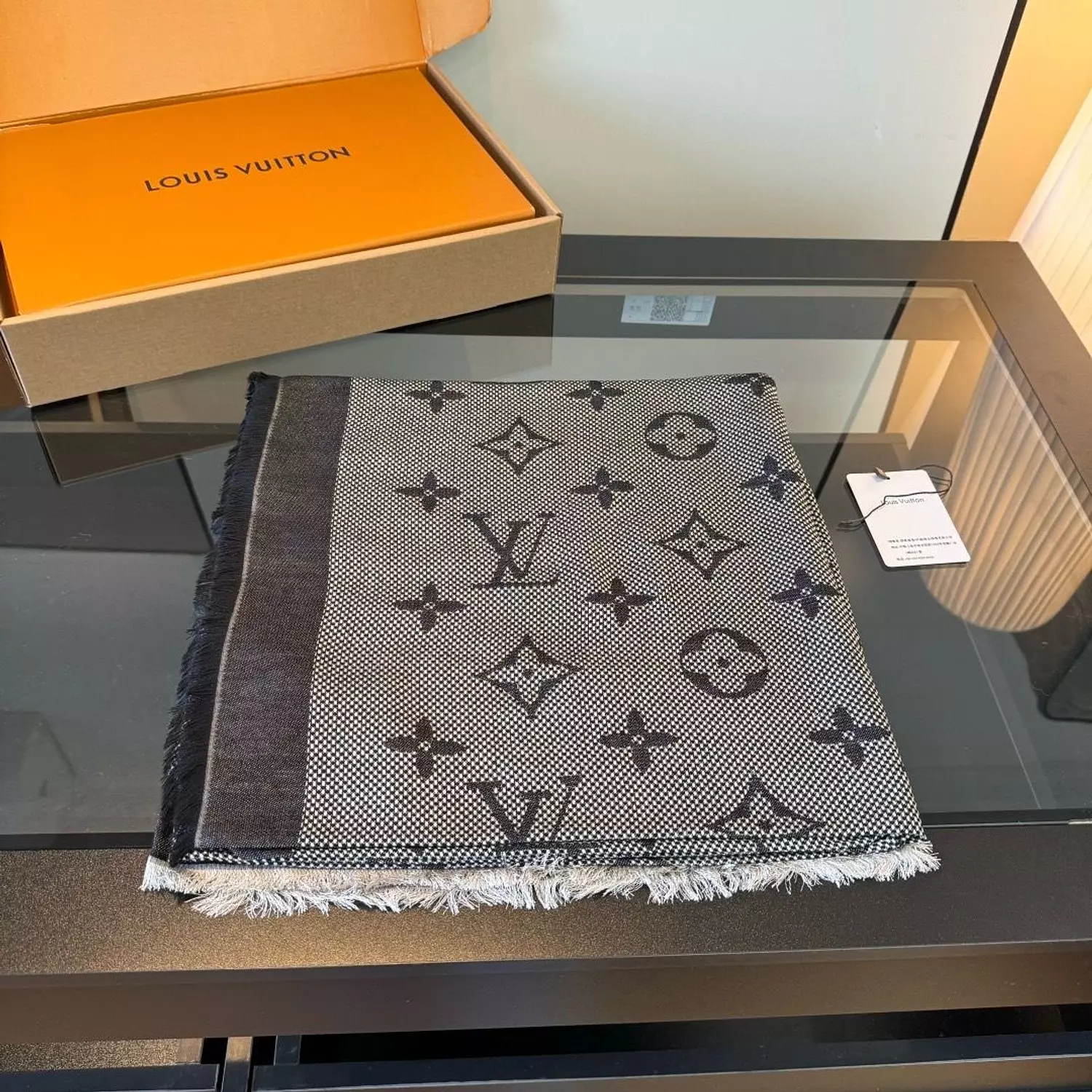 Lv scarf hover image