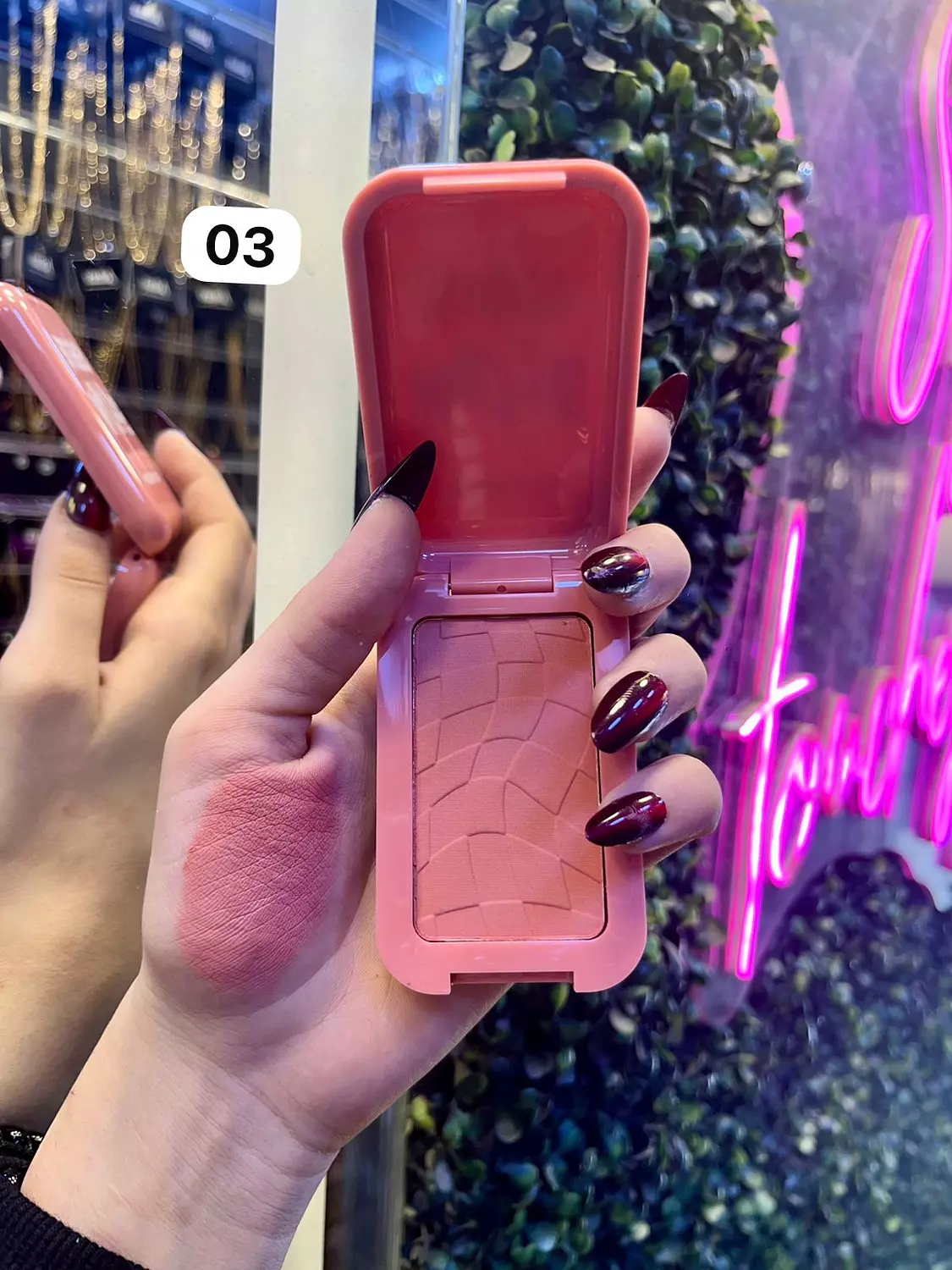 Blusher Monaya 2