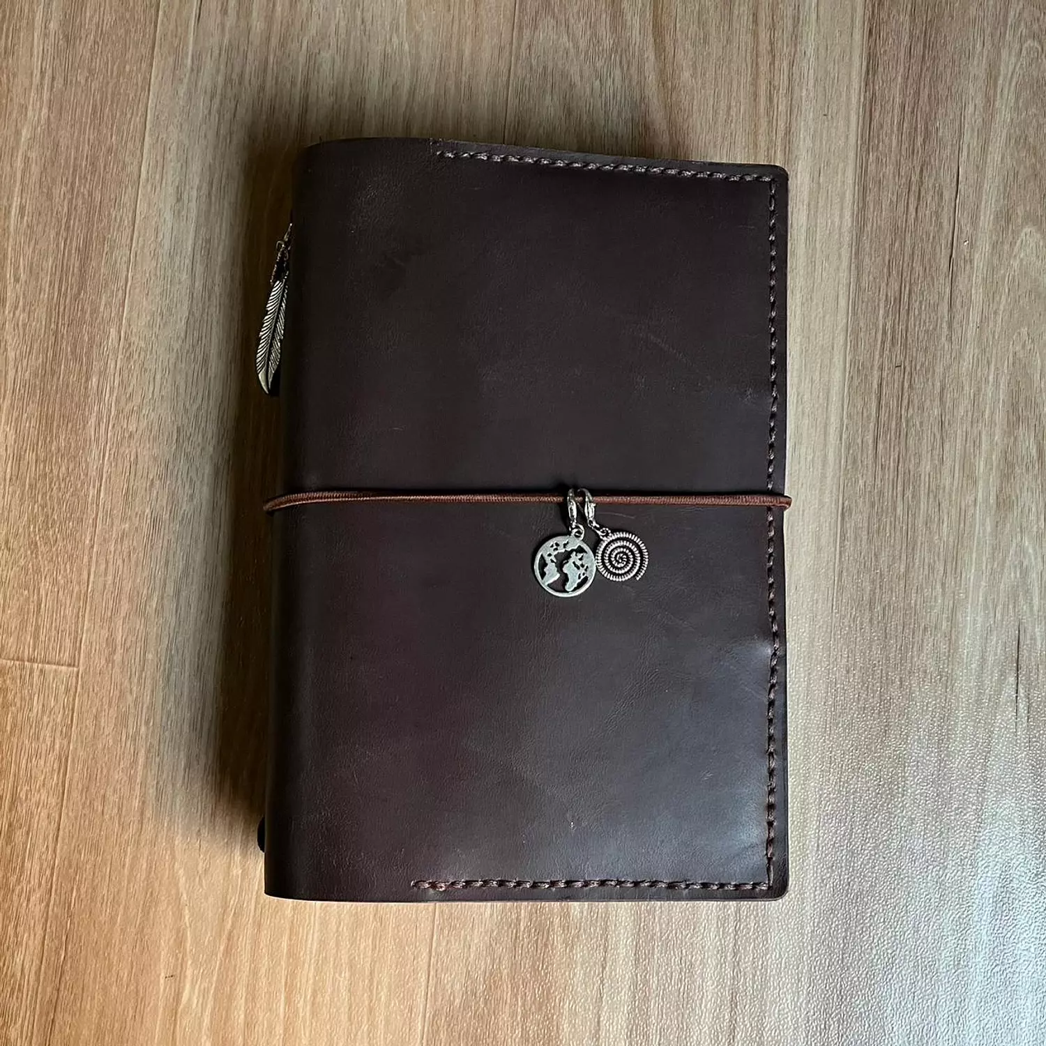 Bifold A5 with pockets 6