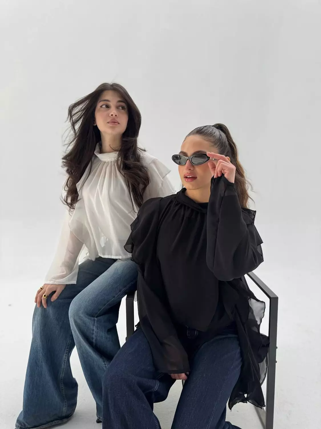 <p style="text-align: start">Chiffon blouse</p>