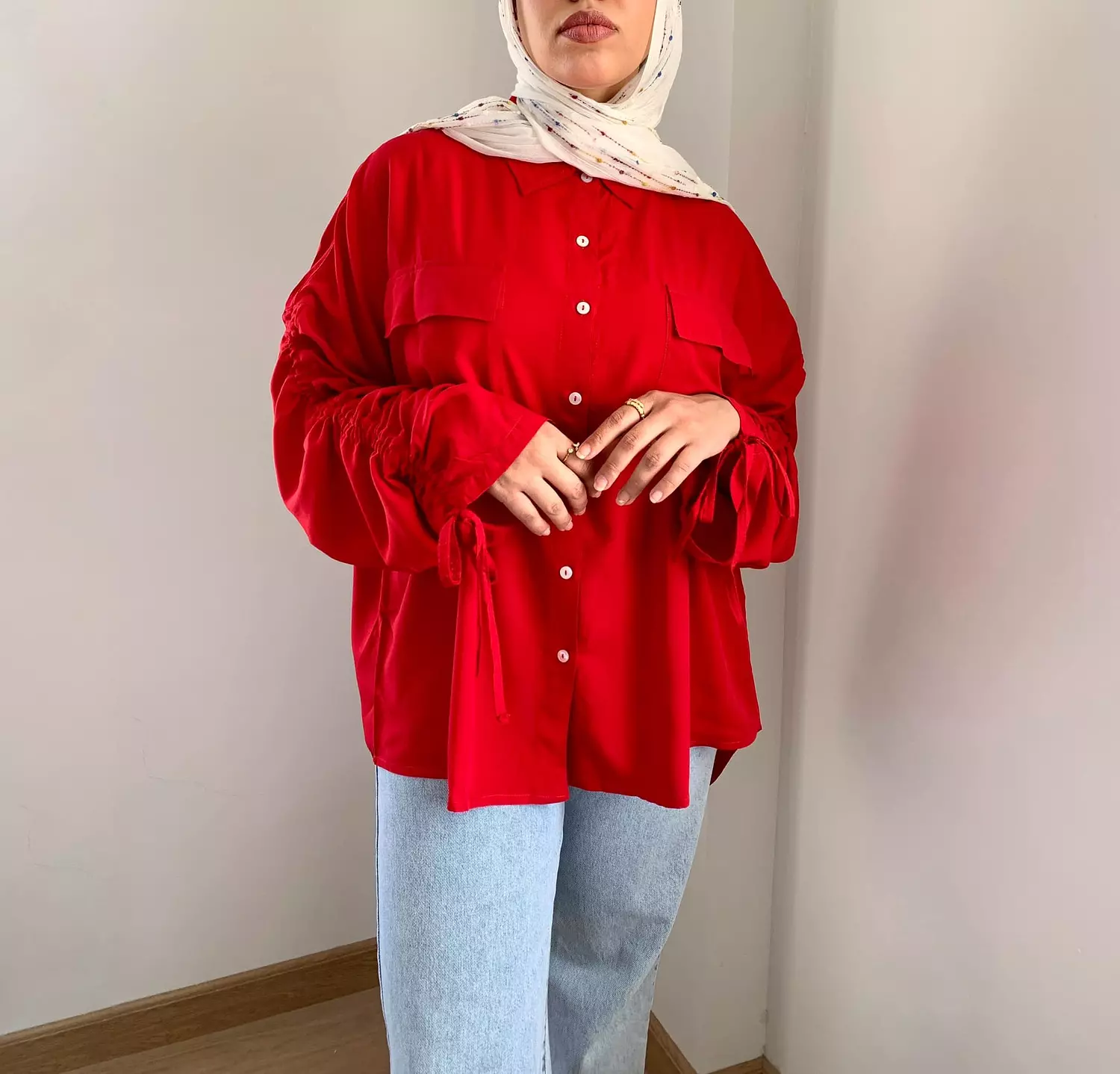 <p>Drawstring sleeves blouse in Red</p>