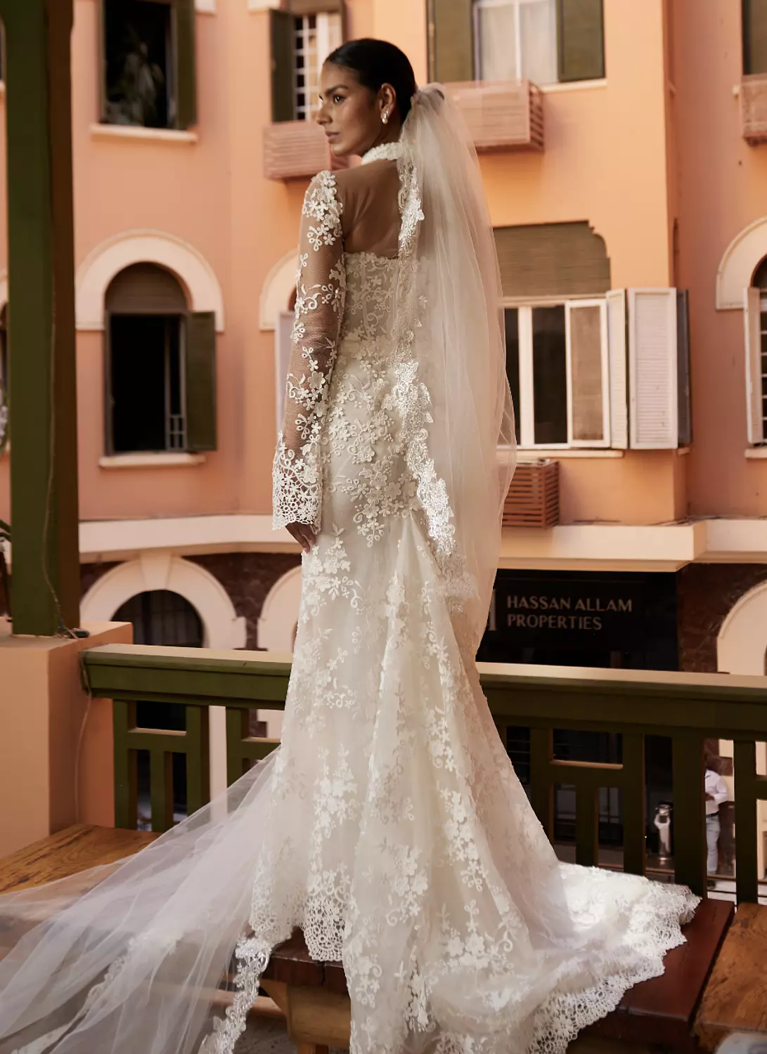 Guipure Outline Veil 1