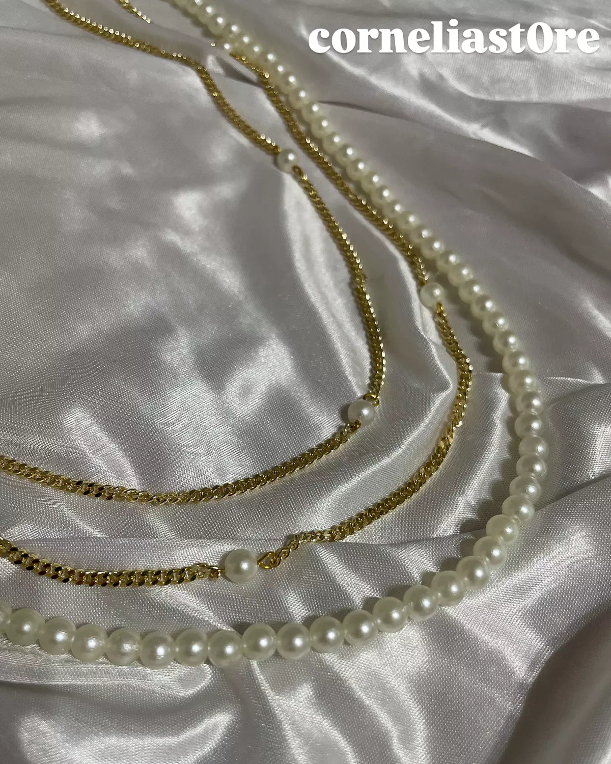 3 pearls necklaces  image