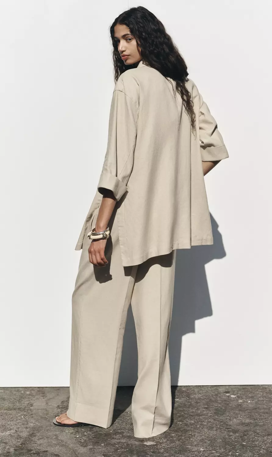Lenin beige suit 3