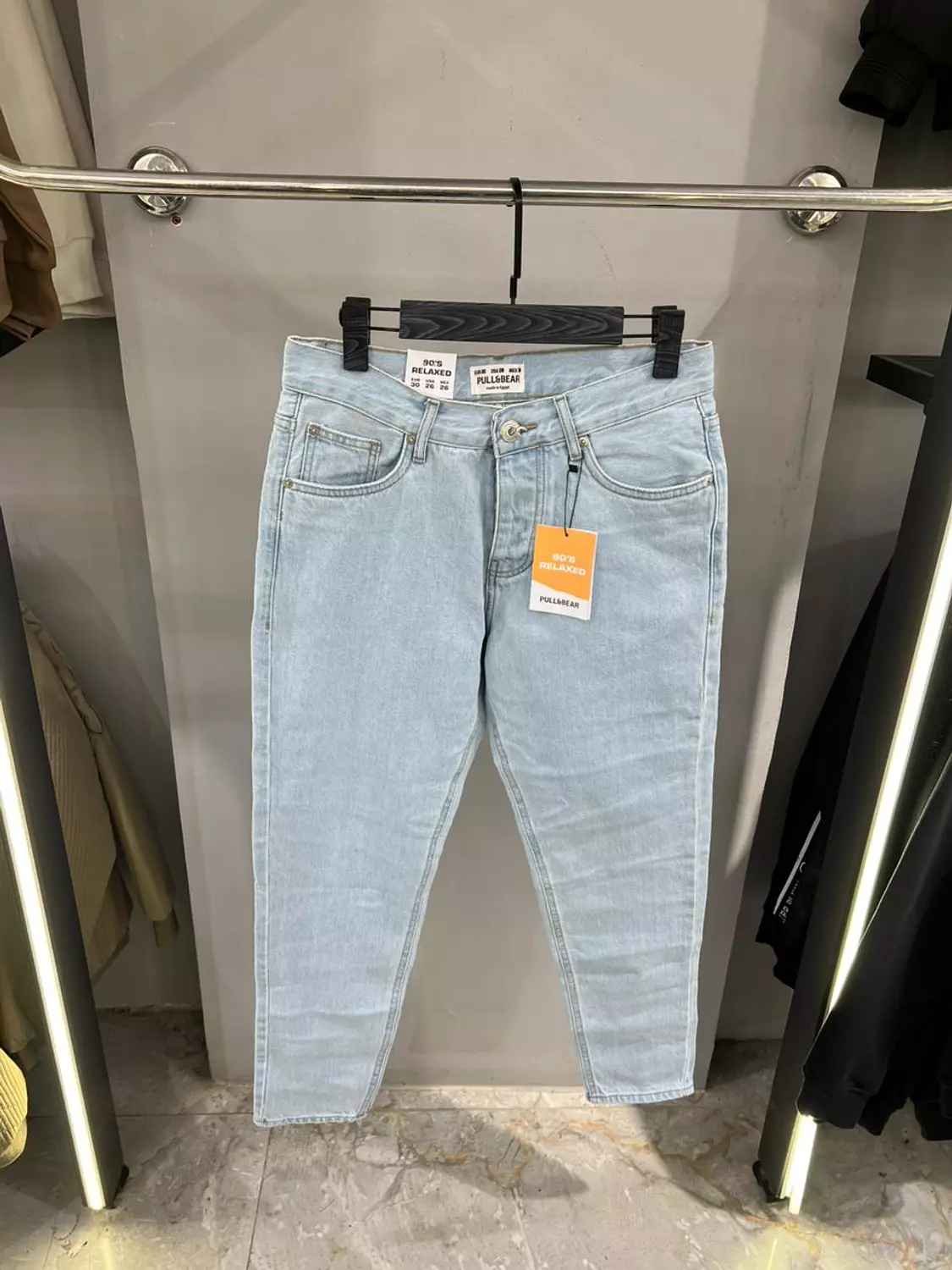 PULL & BEAR RELAXED FIT JEANS 10