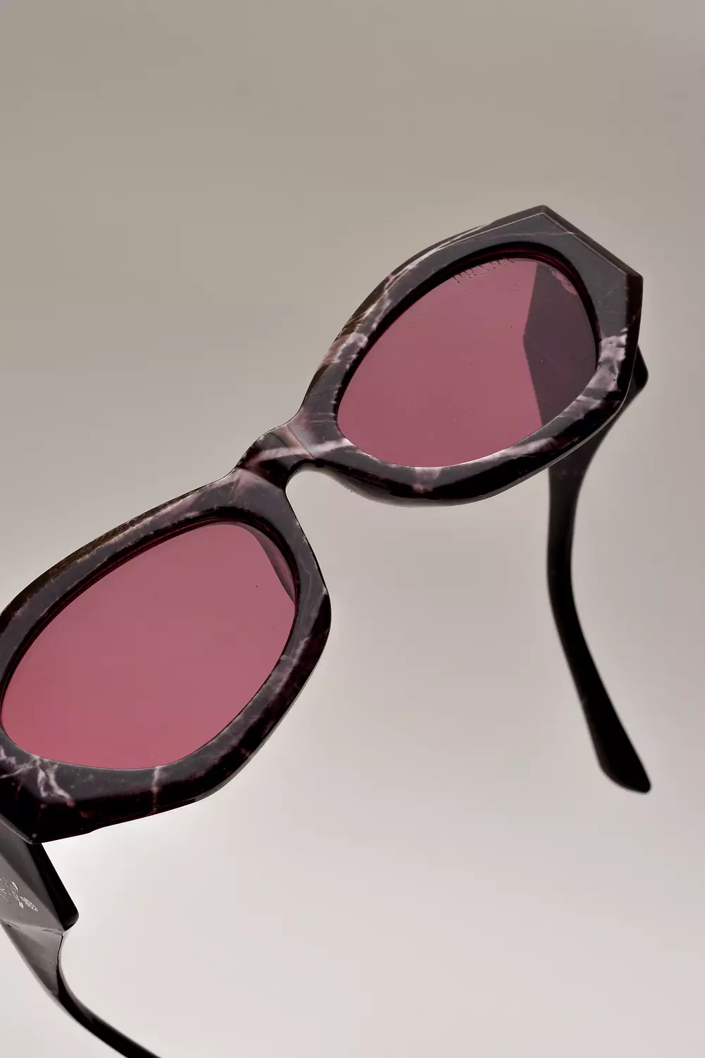 trendy sunglasses image