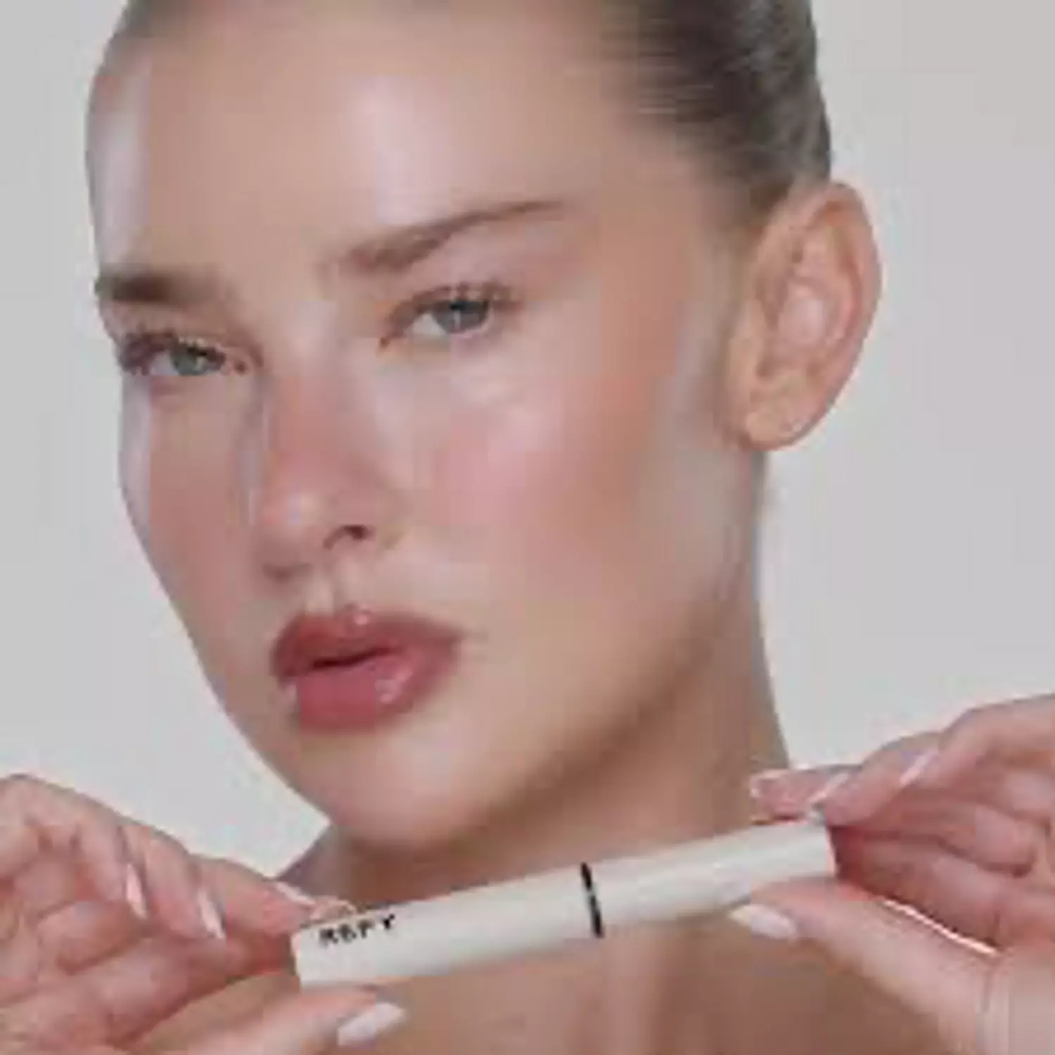 REFY Brow Sculpt Shape and Hold Gel with Lamination Effect 5
