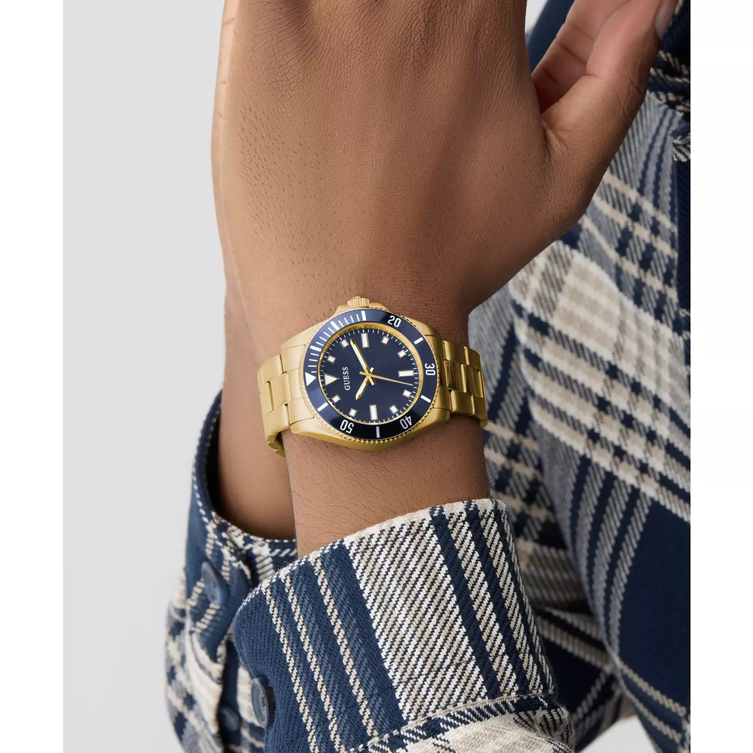 GUESS CLIFF Mens Gold Tone Analog Watch Gold Tone Stainless Steel Brushed/Polished Bracelet 7