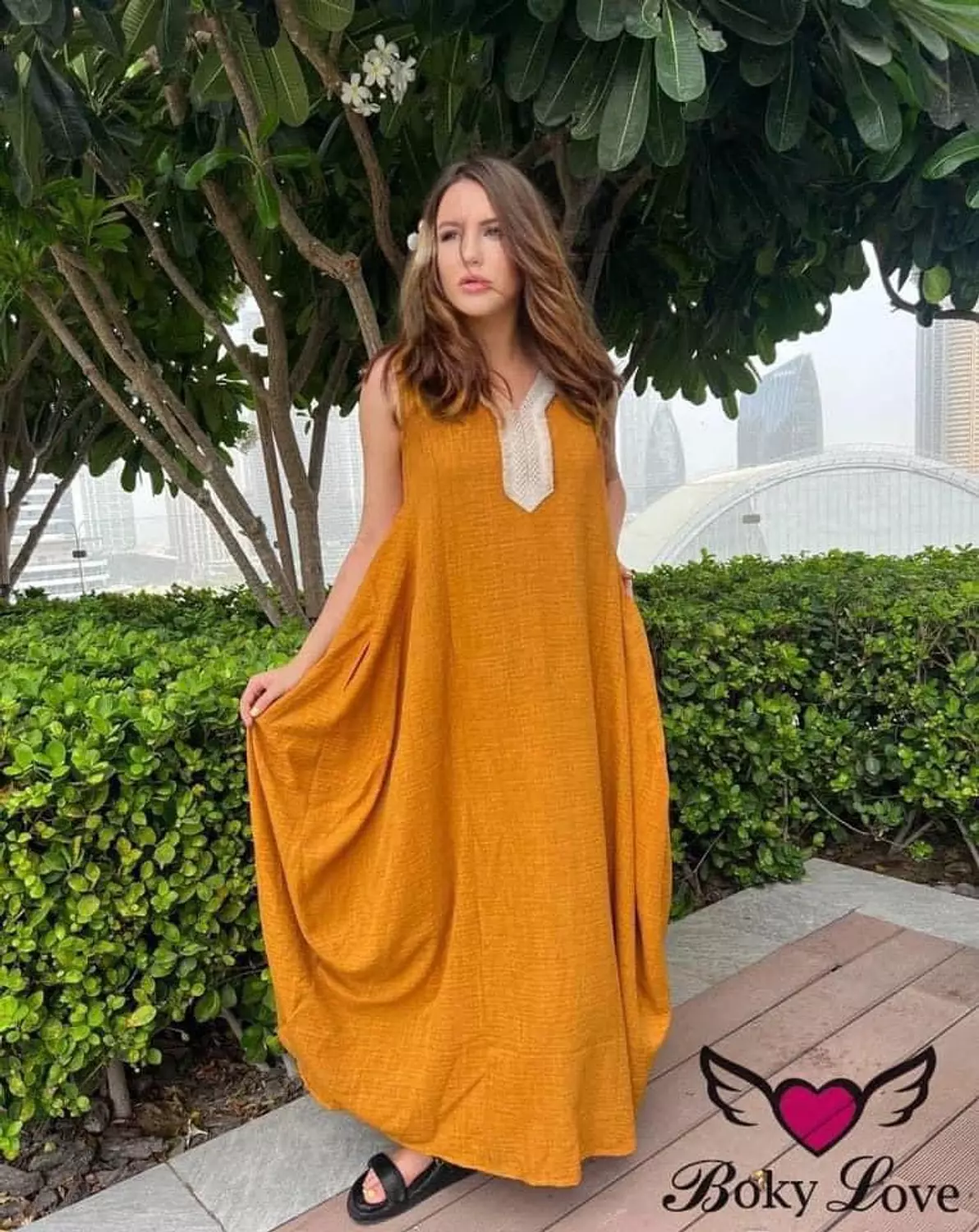 Mustrad Dress image