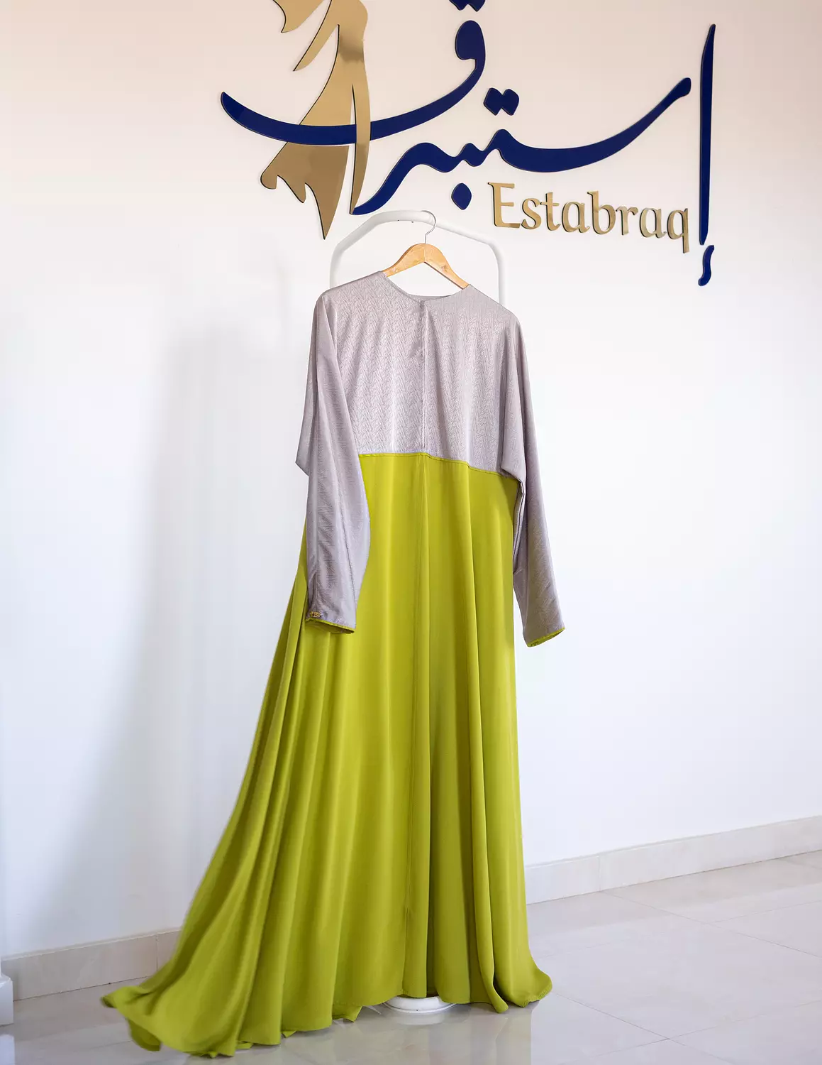 Royal green dress image