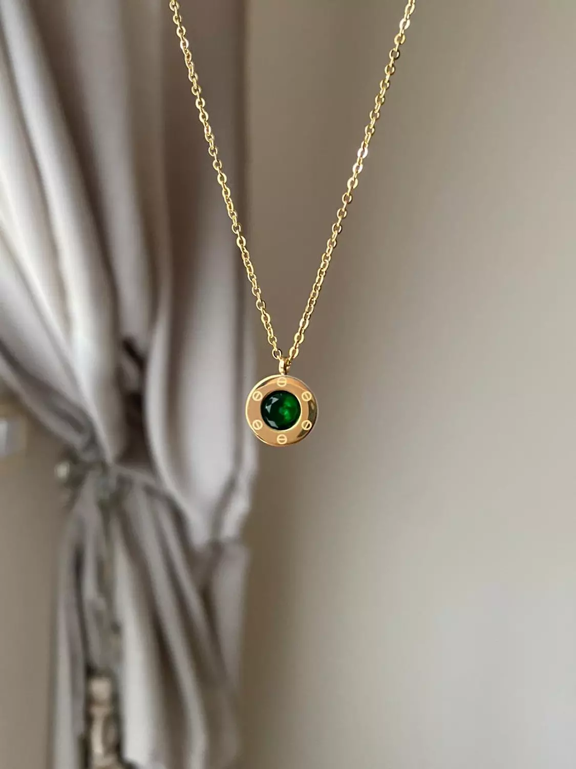 Bulgari green stone necklace 