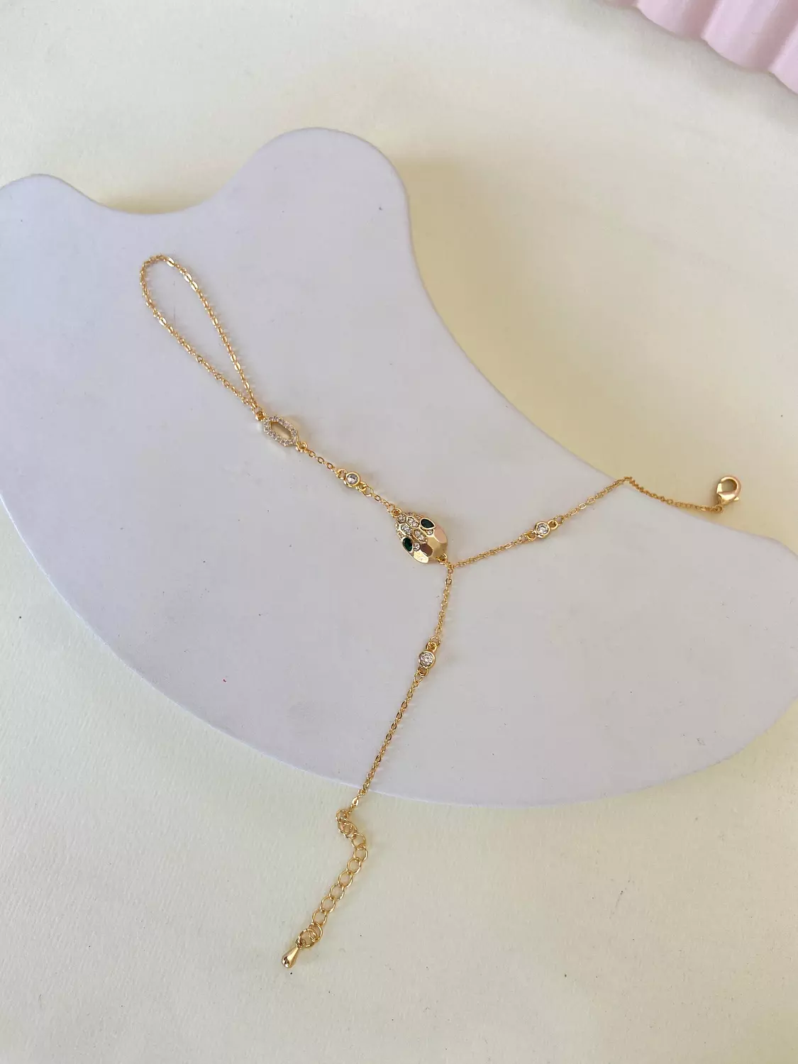 Snake handchain 1