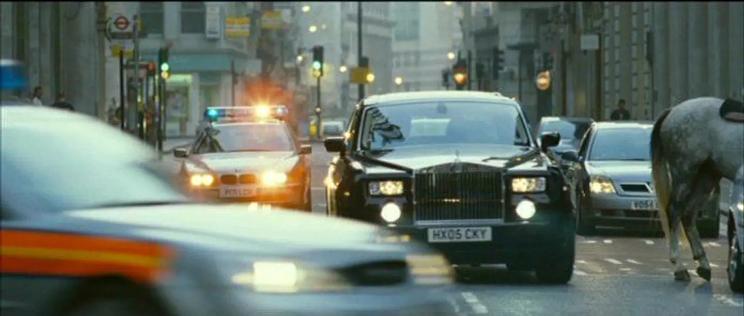 🎖️🌐 Rolls-Royce: Where Ancient Heritage Meets the Future of Luxury 13
