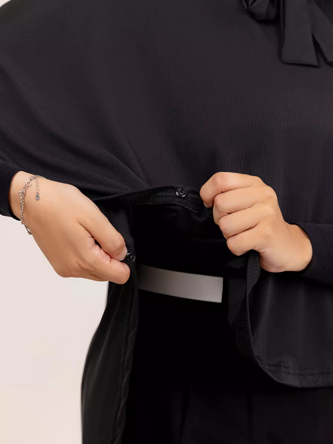 Lady Long Sports Cape 11