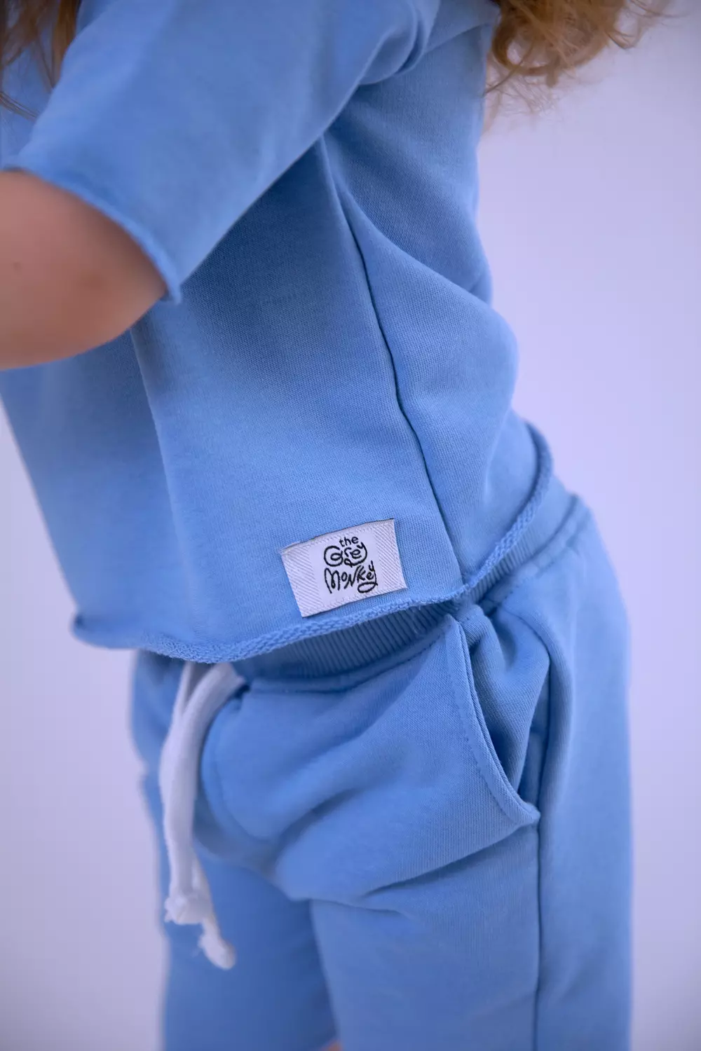 Unisex Slayin‘ organic Set in Sky hover image