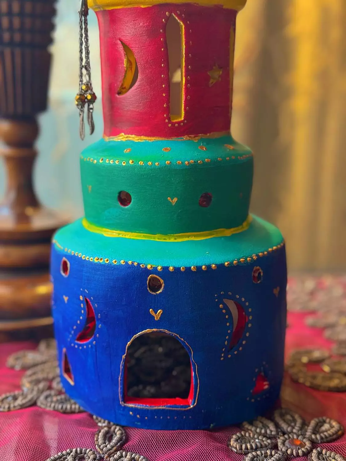 Large Maazana with gold Hilal 1